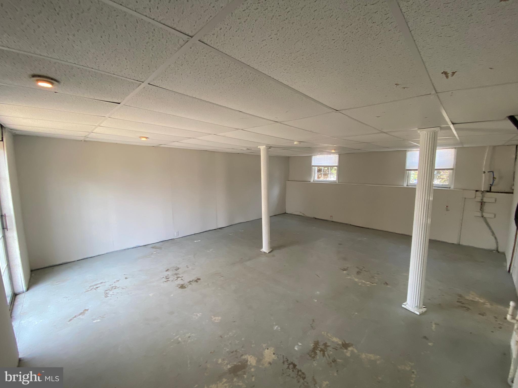 LAKE CAROLINE - Residential Lease