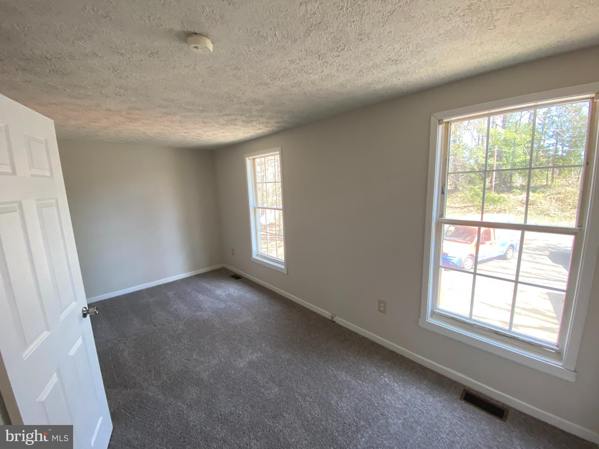 LAKE CAROLINE - Residential Lease