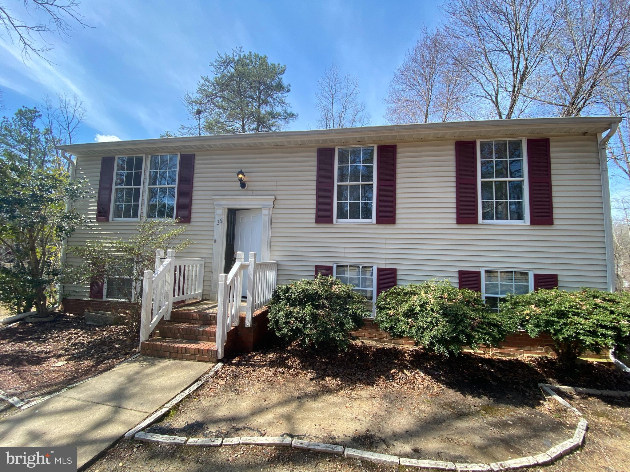 LAKE CAROLINE - Residential Lease