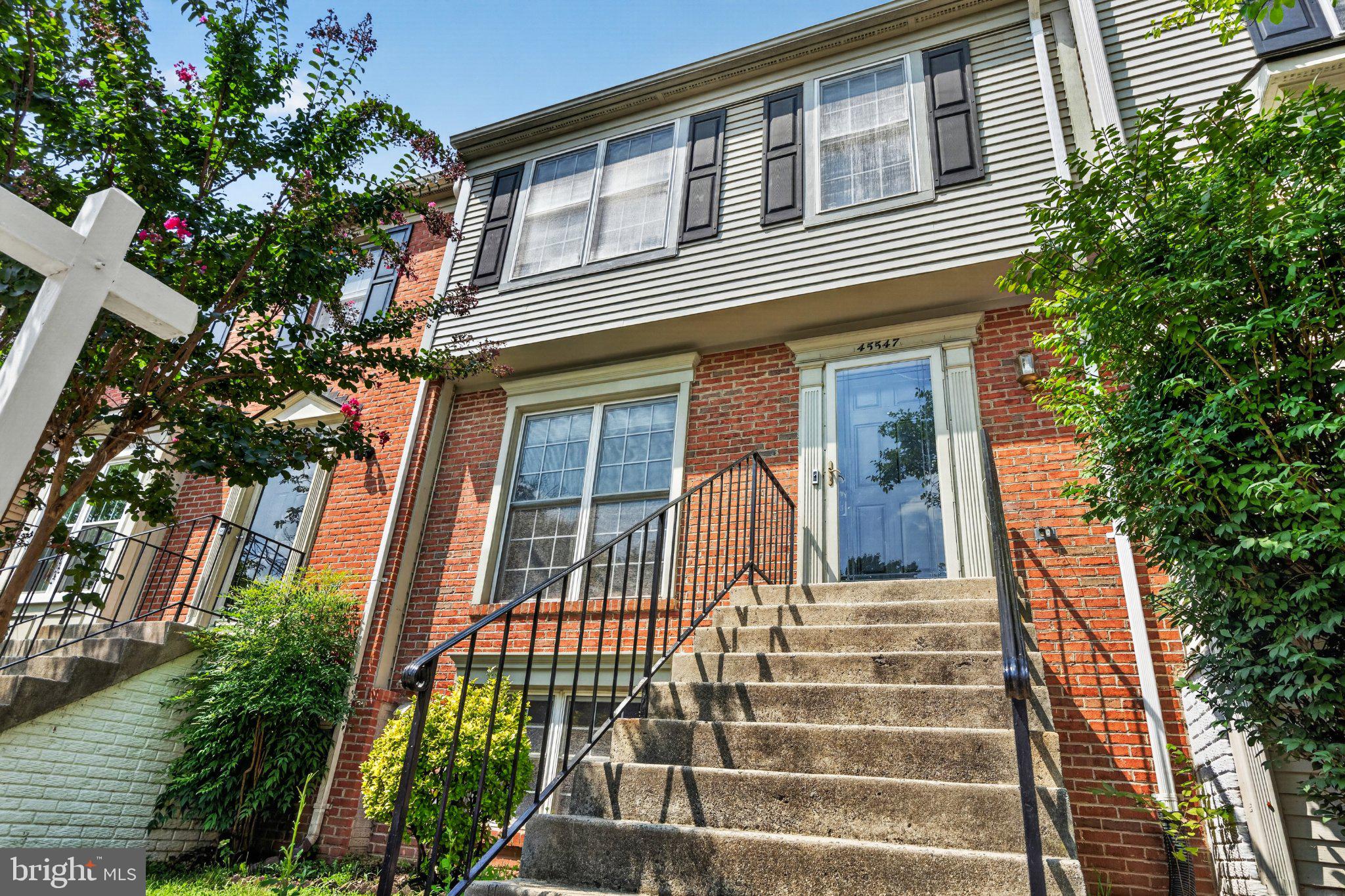 45547 HUTCHENS SQUARE