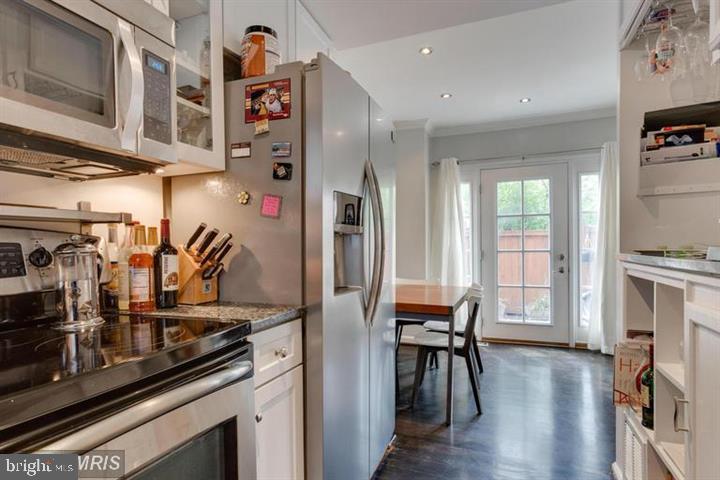 KING HENRY COURT - Residential Lease