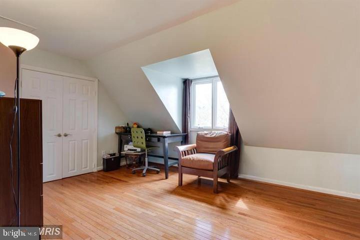 KING HENRY COURT - Residential Lease