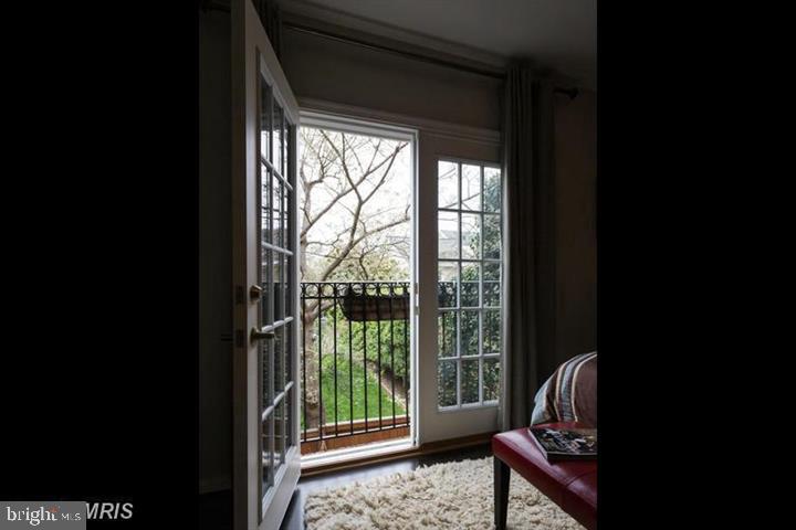 KING HENRY COURT - Residential Lease