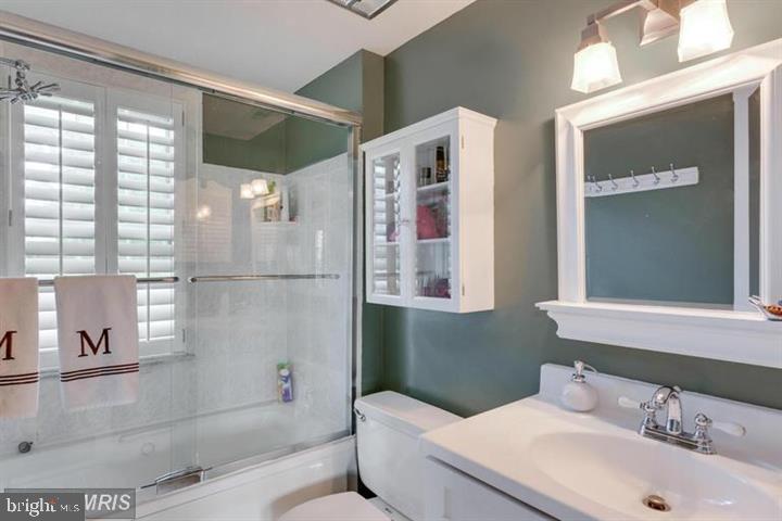 KING HENRY COURT - Residential Lease