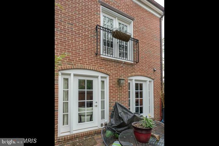 KING HENRY COURT - Residential Lease