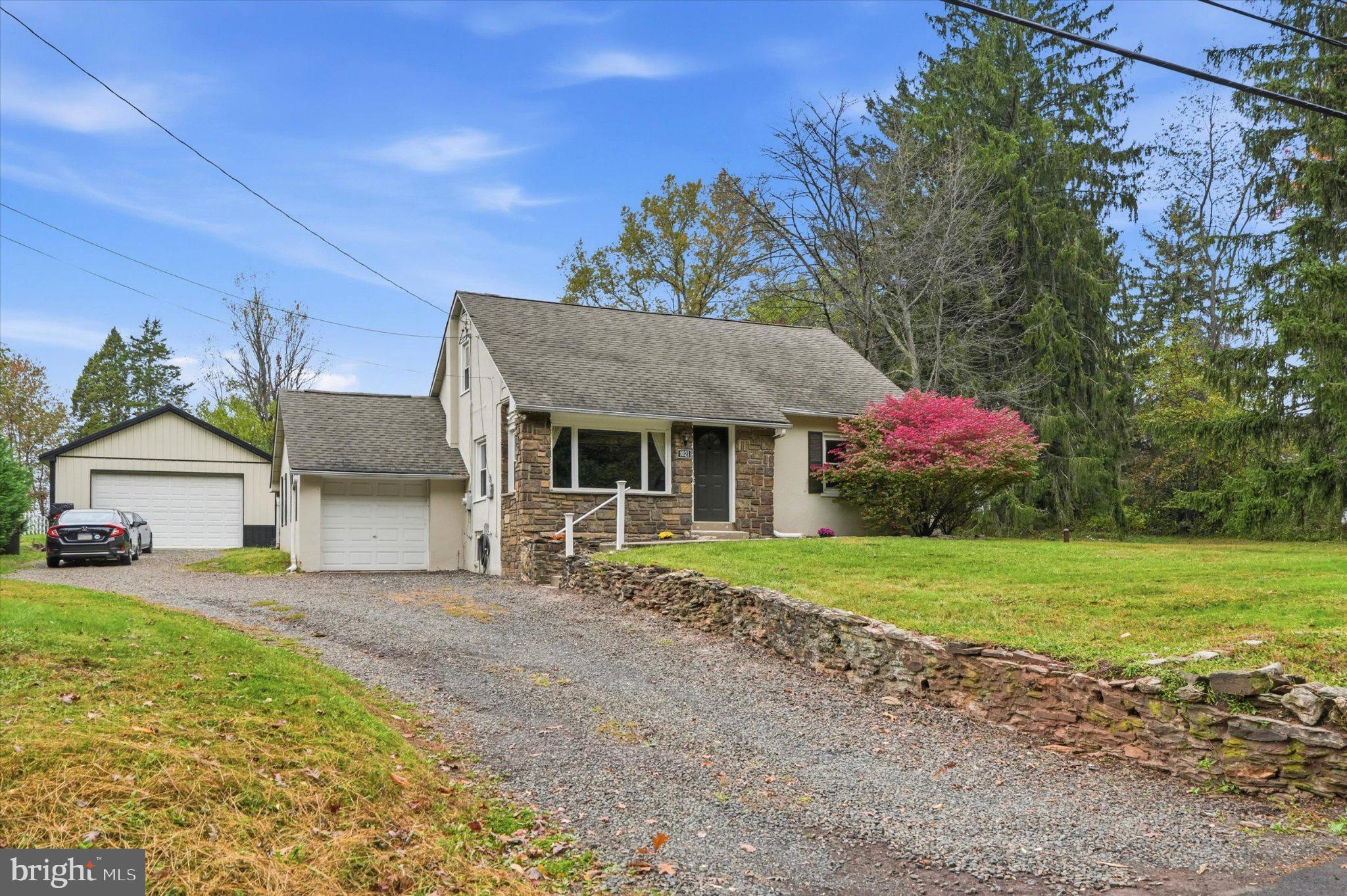 1021 COLLEGEVILLE ROAD