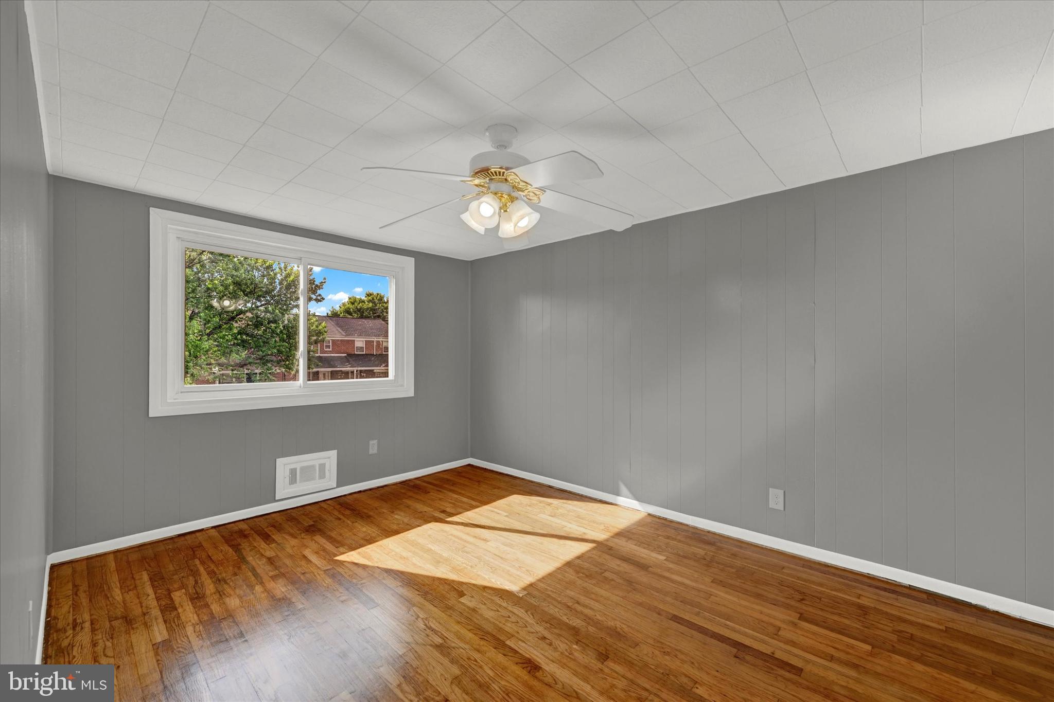 FOX RIDGE MANOR - Residential Lease