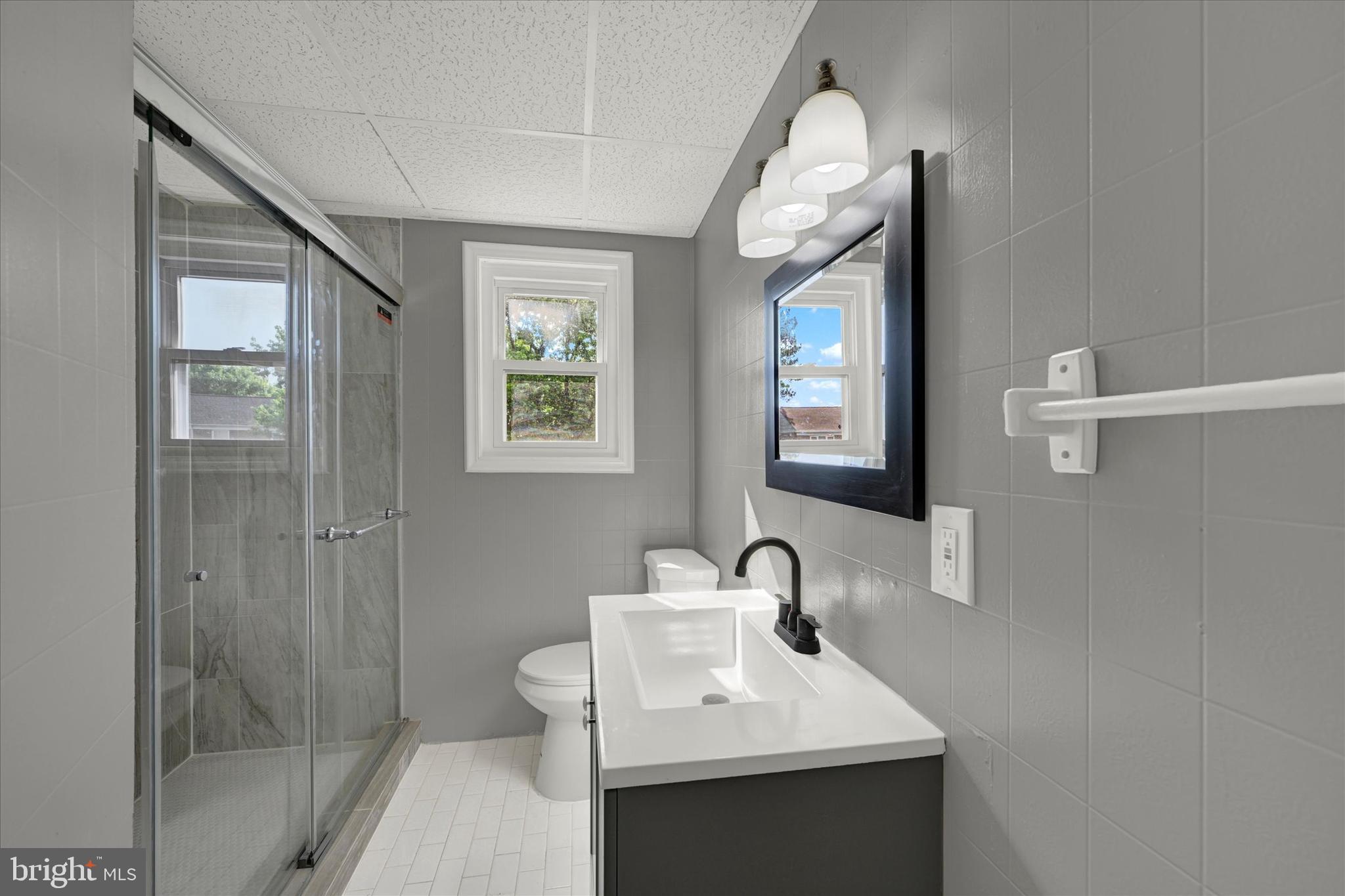 FOX RIDGE MANOR - Residential Lease