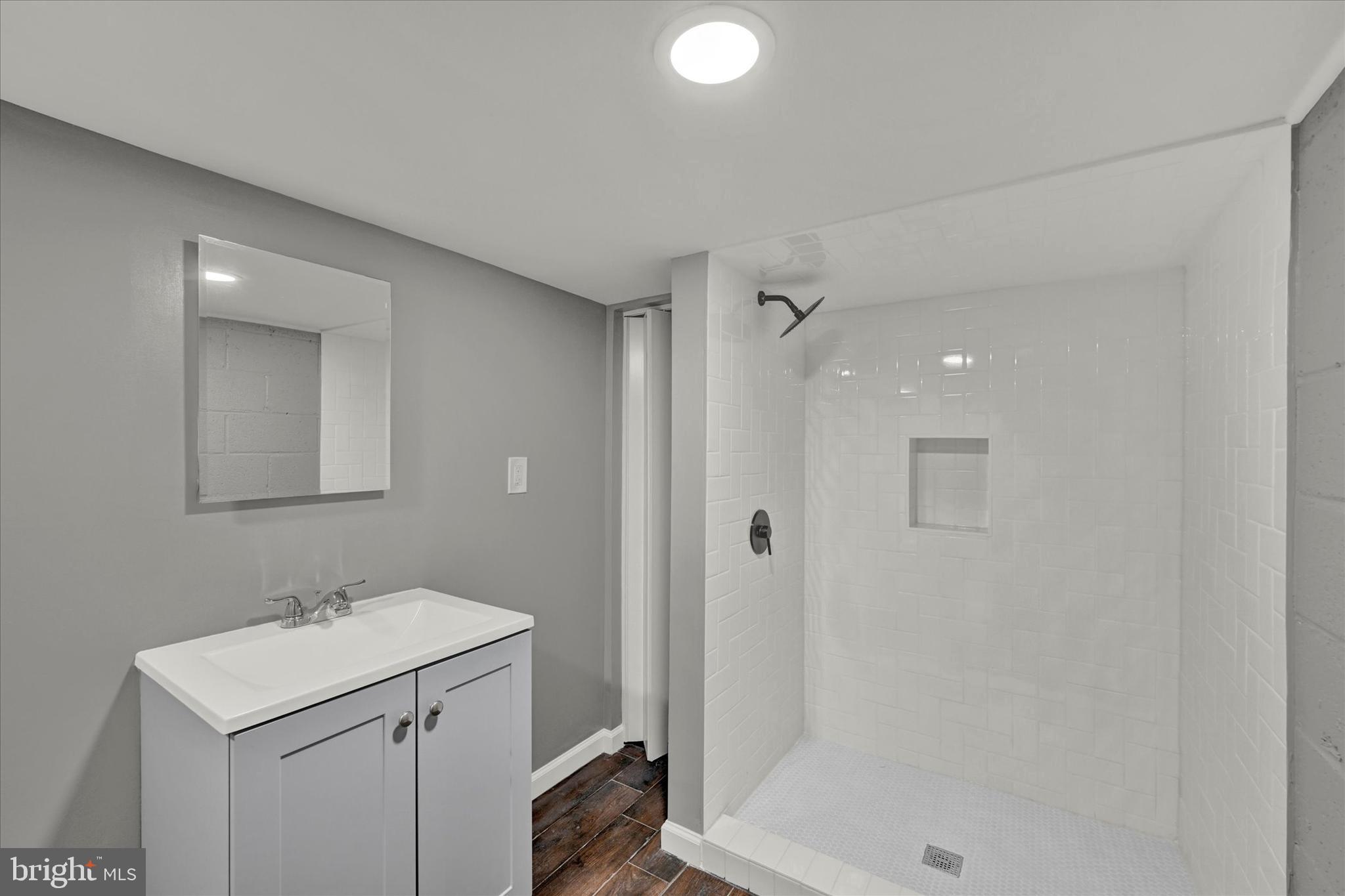 FOX RIDGE MANOR - Residential Lease