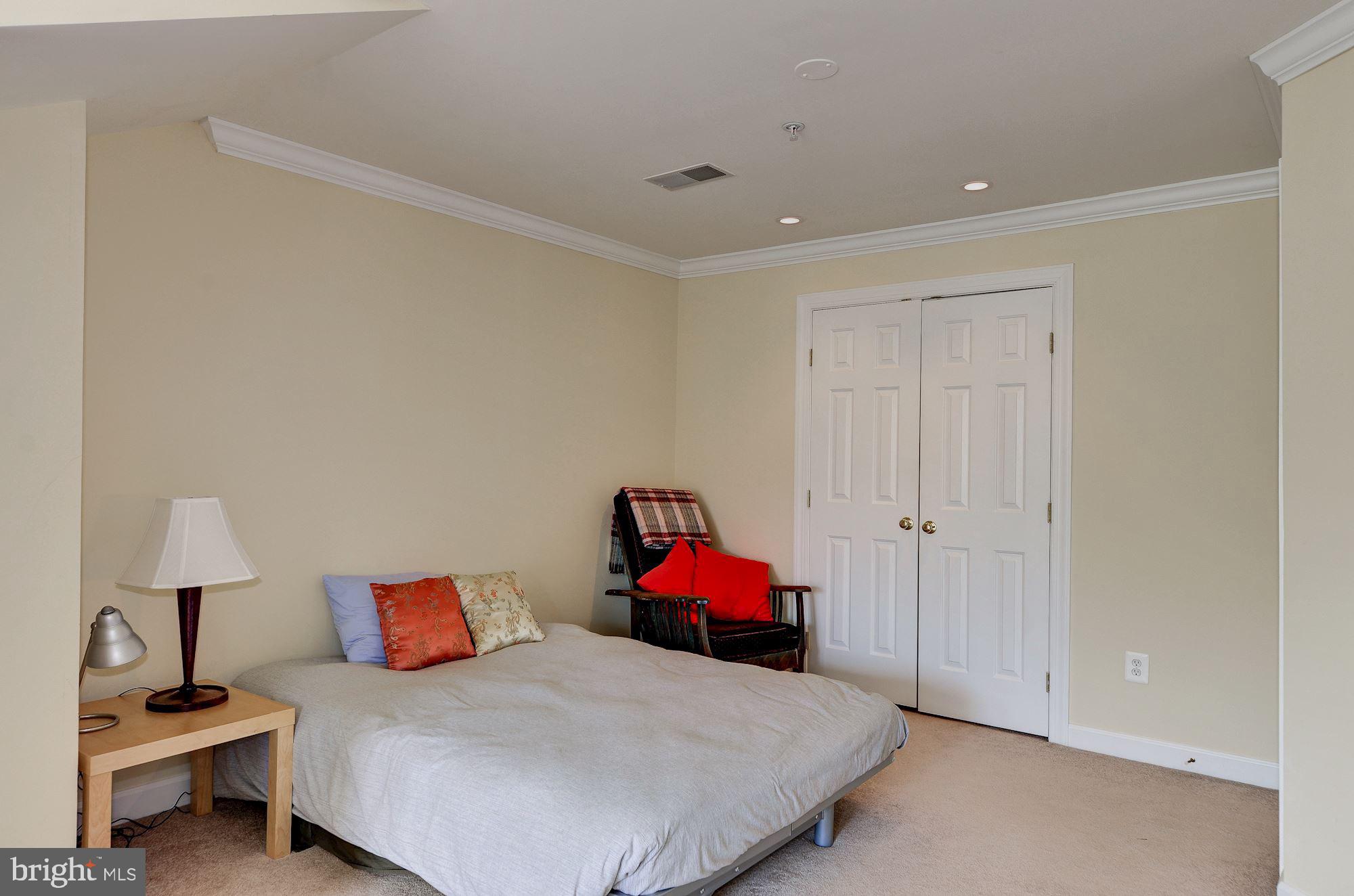 CAMERON STATION - Residential Lease