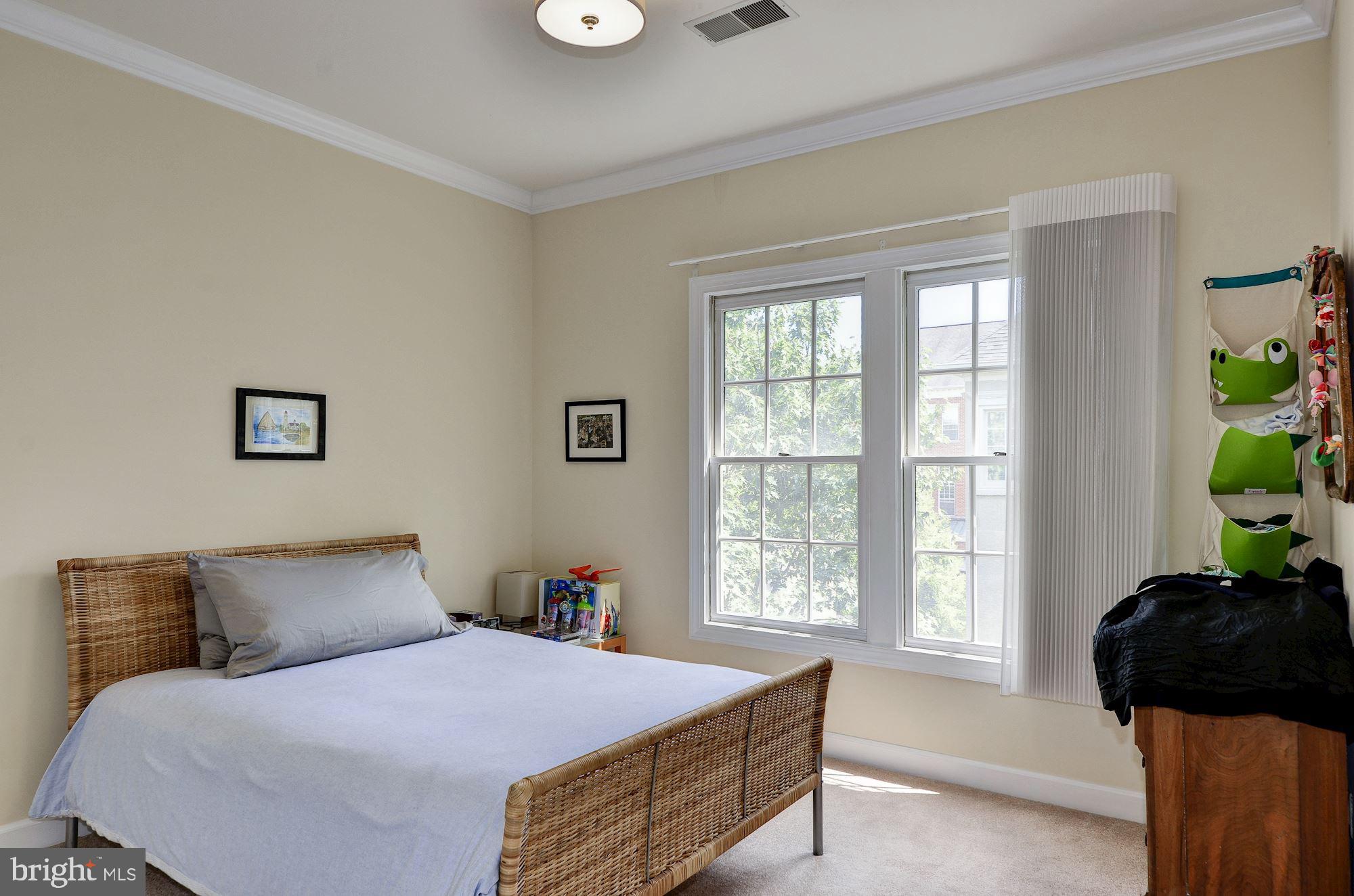 CAMERON STATION - Residential Lease