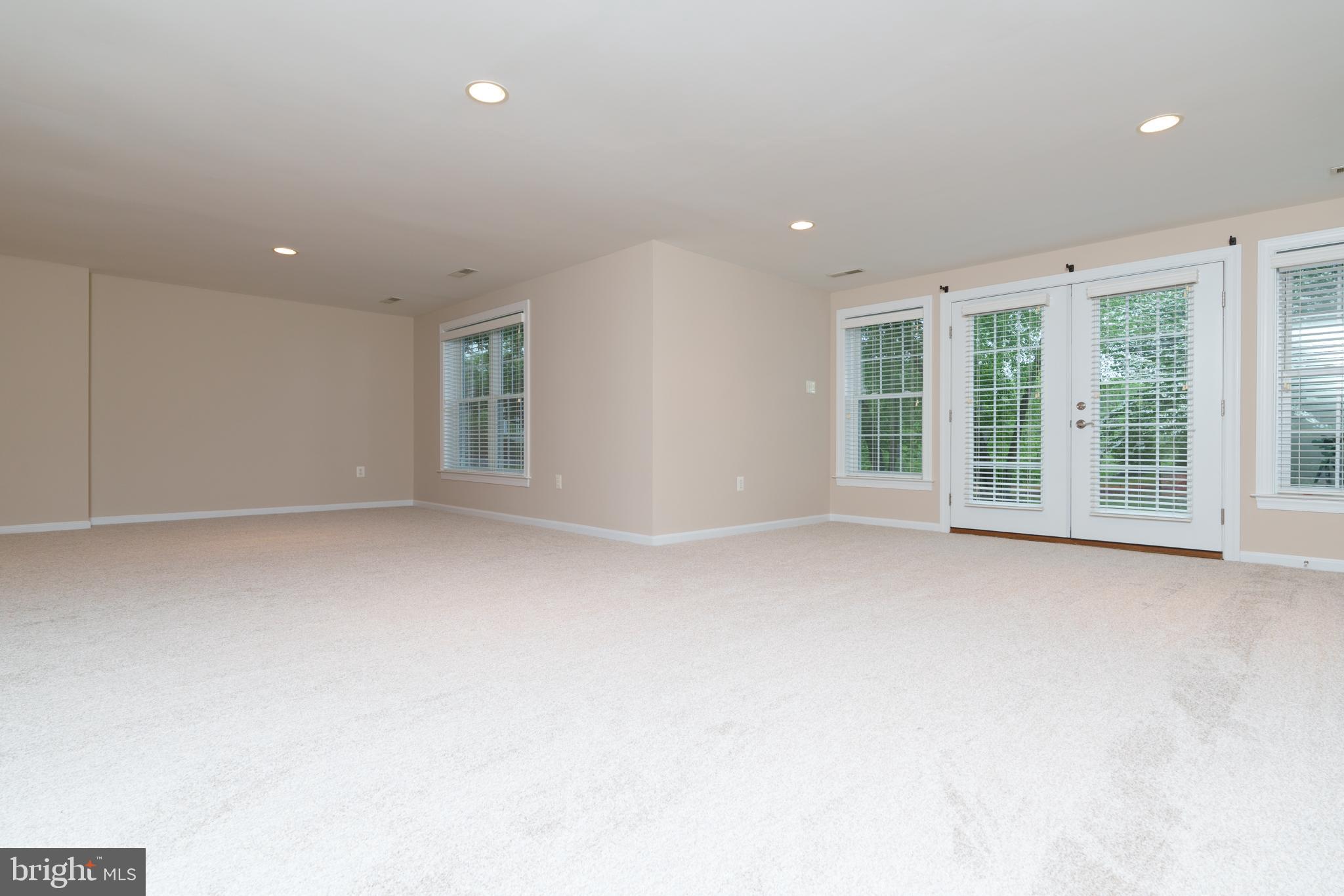 CROSSPOINTE - Residential