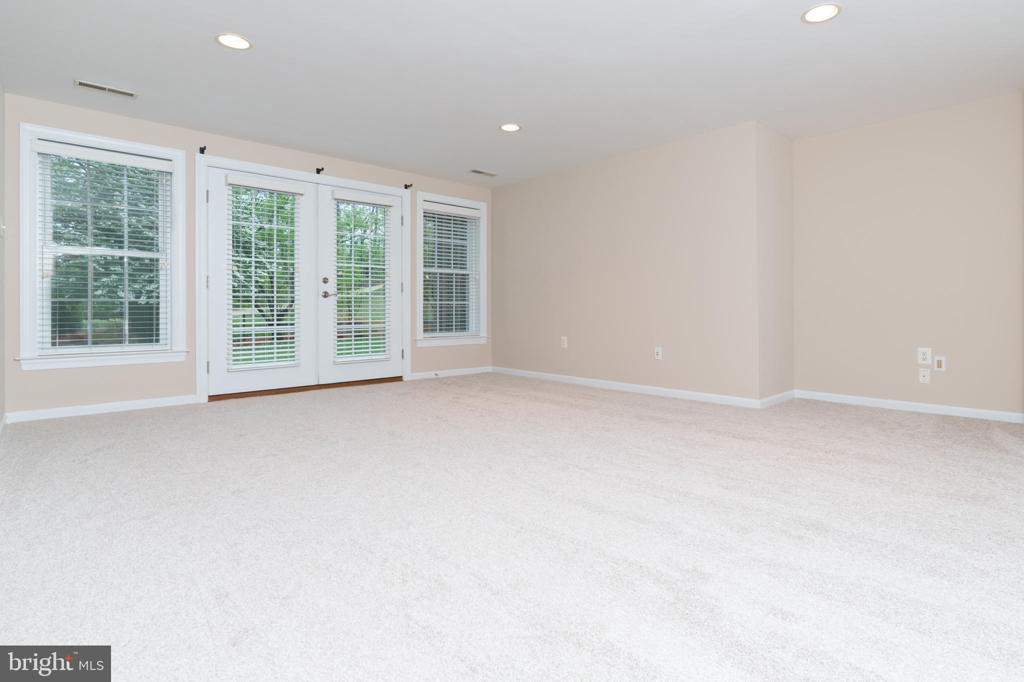 CROSSPOINTE - Residential