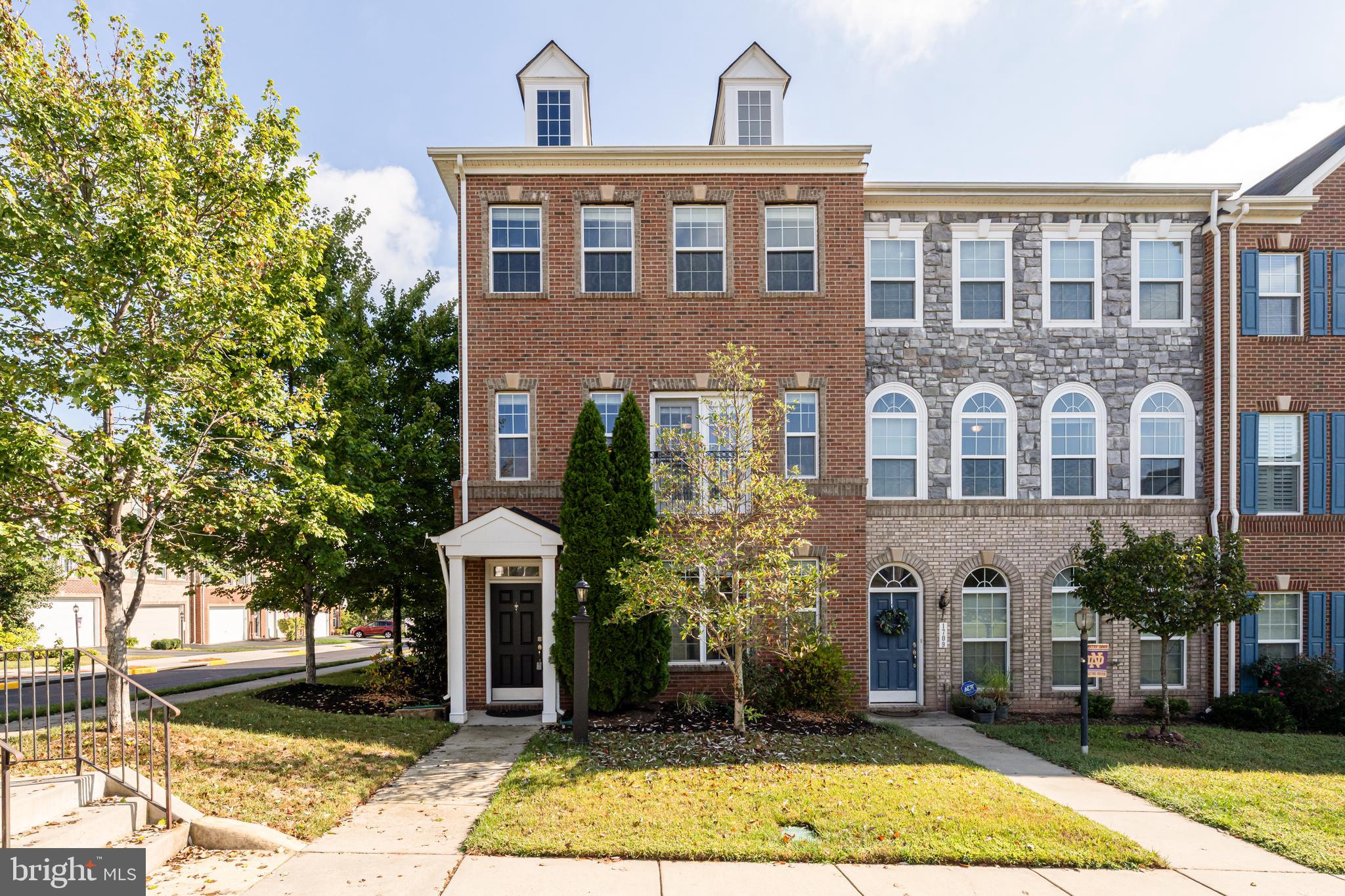 1707 TAYMOUNT TERRACE NE