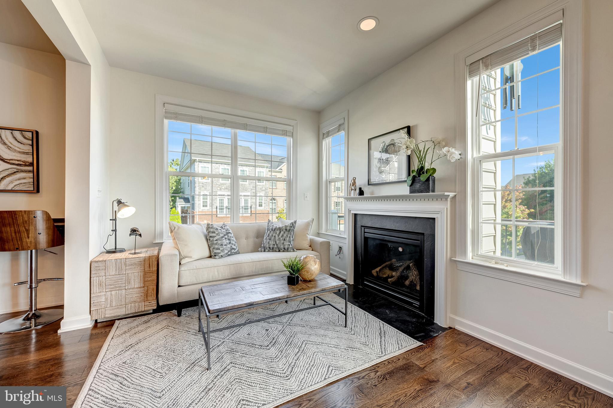 RIVER POINTE - Residential