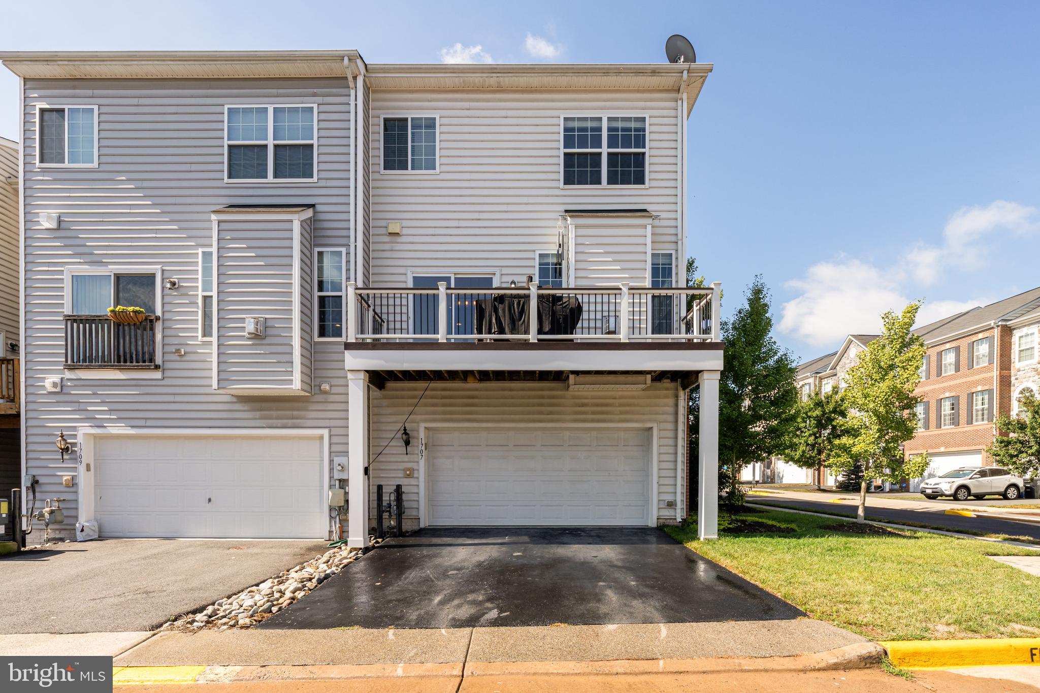 RIVER POINTE - Residential