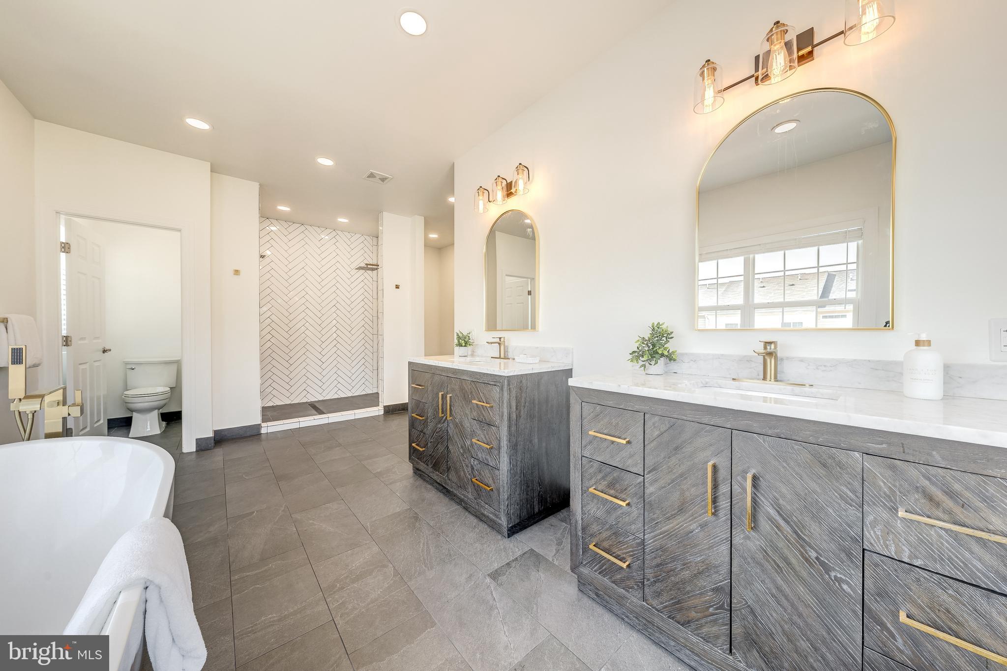 RIVER POINTE - Residential