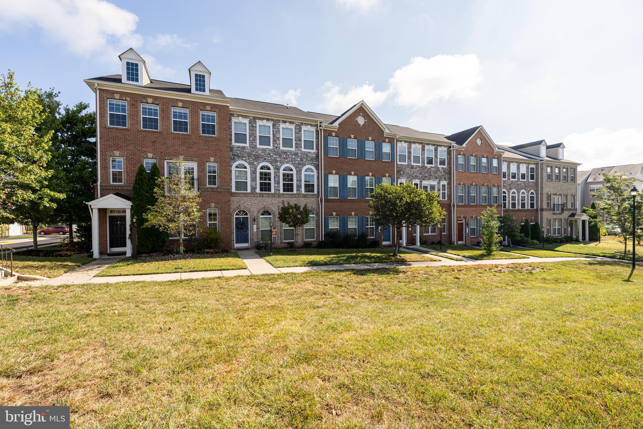 1707 TAYMOUNT TERRACE NE