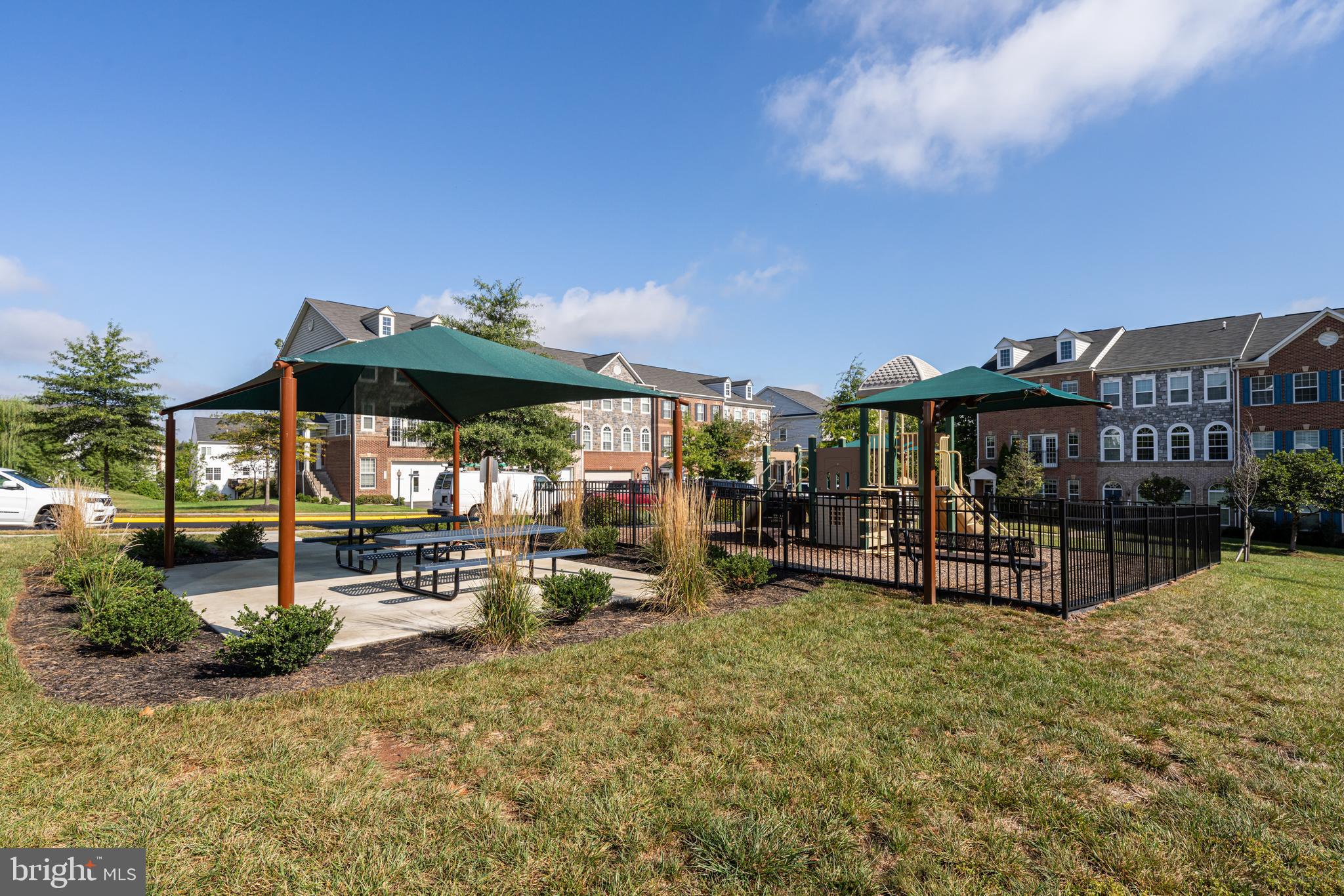 RIVER POINTE - Residential