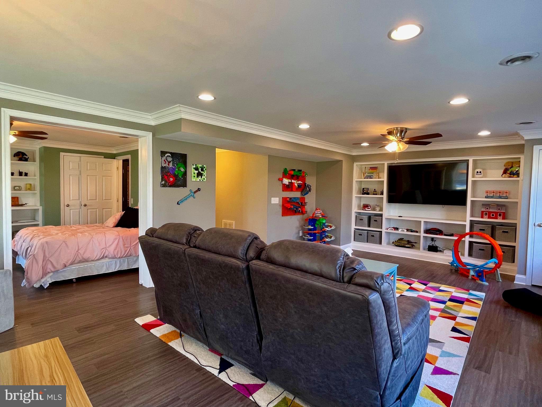 WILLOW RIDGE - Residential