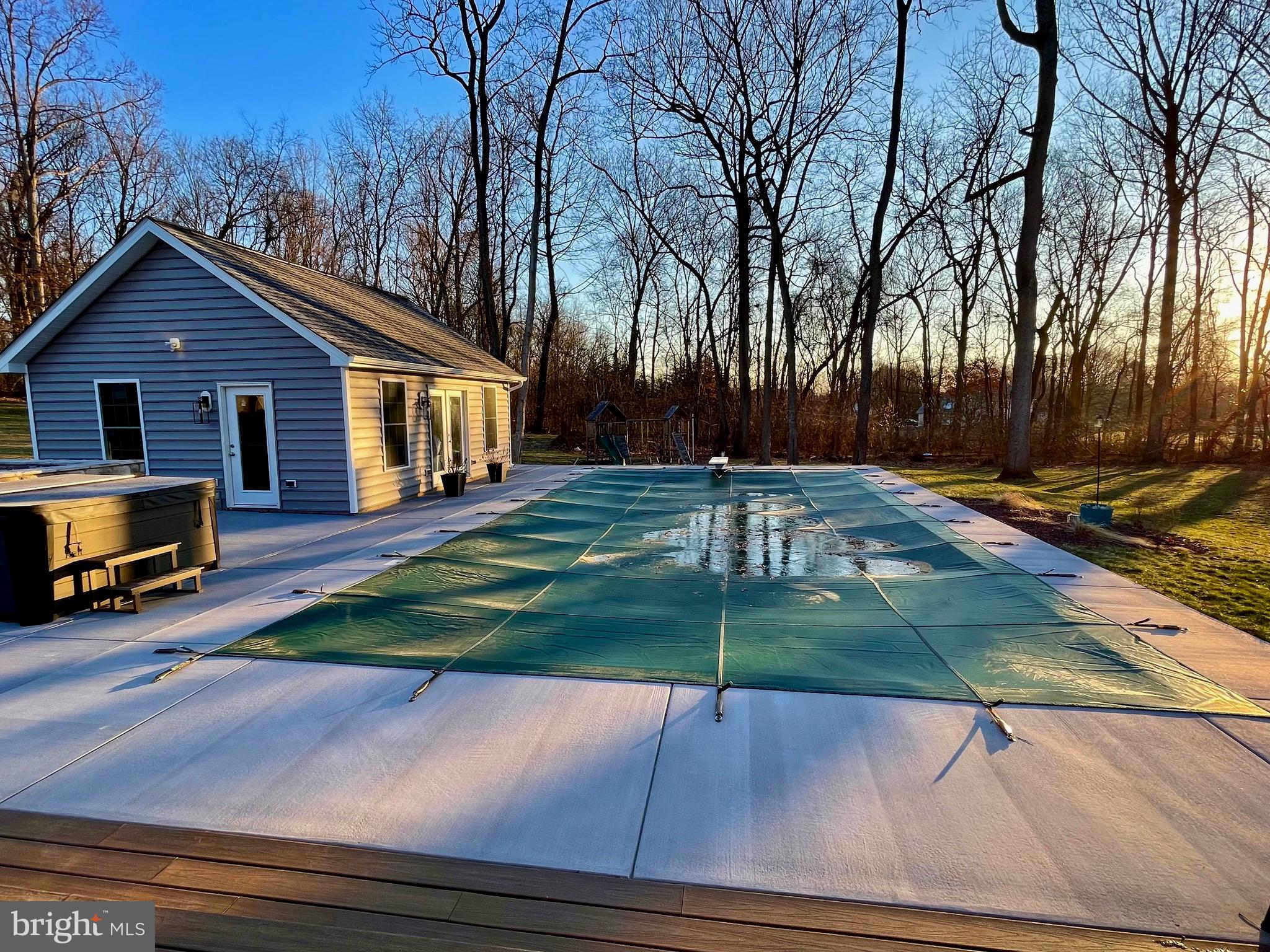 WILLOW RIDGE - Residential