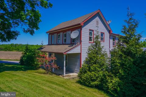 Homes For Sale - 1303 Sunnyside Road<br/> York County, SPRING GROVE, PA 17362