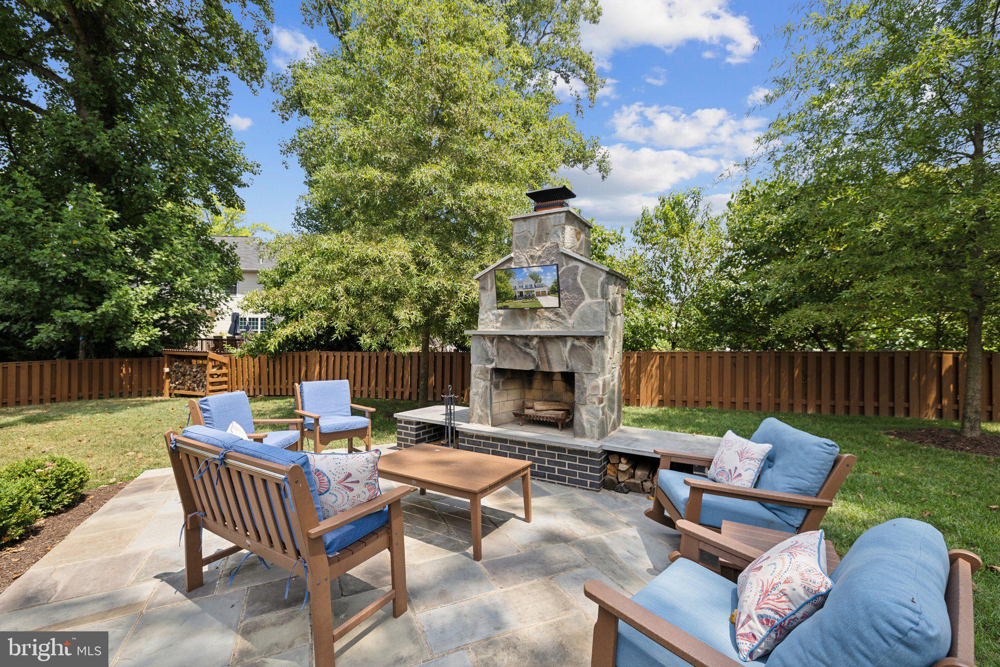 PIMMIT HILLS - Residential