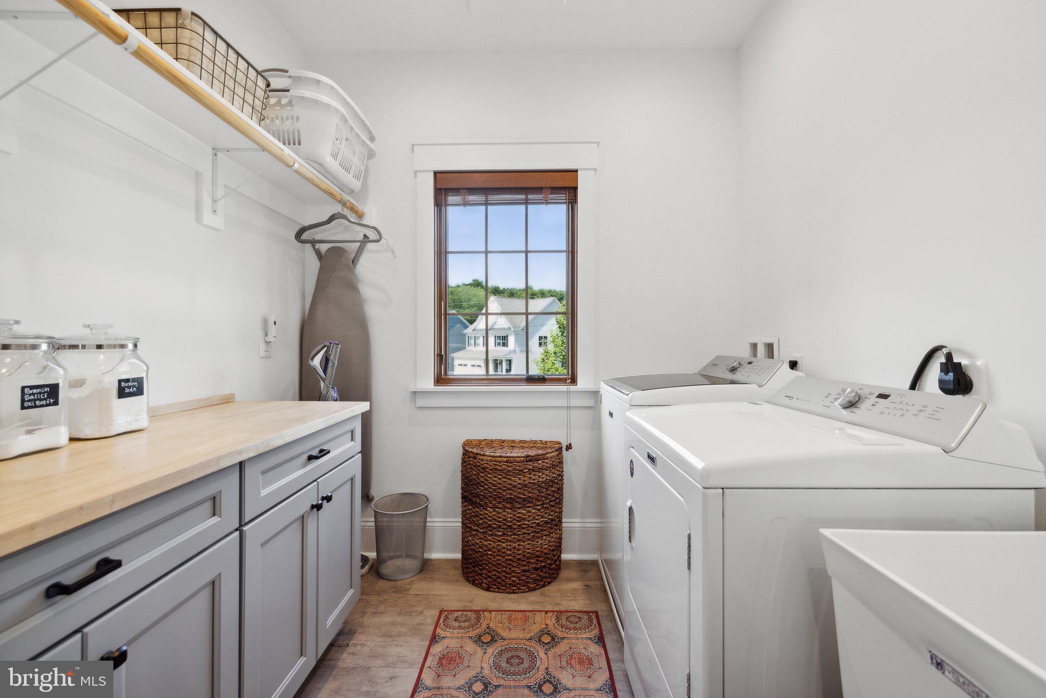 PIMMIT HILLS - Residential