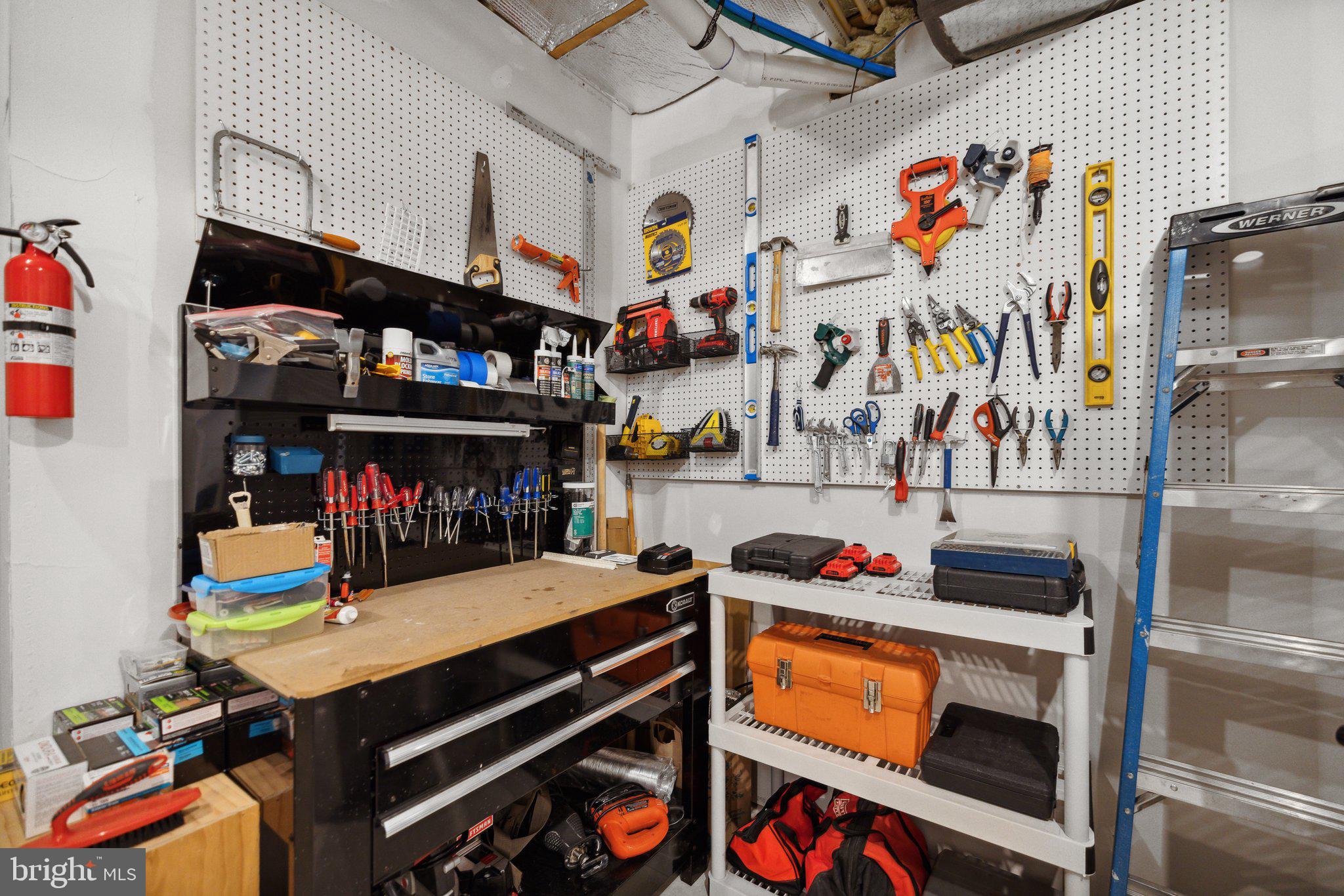 PIMMIT HILLS - Residential