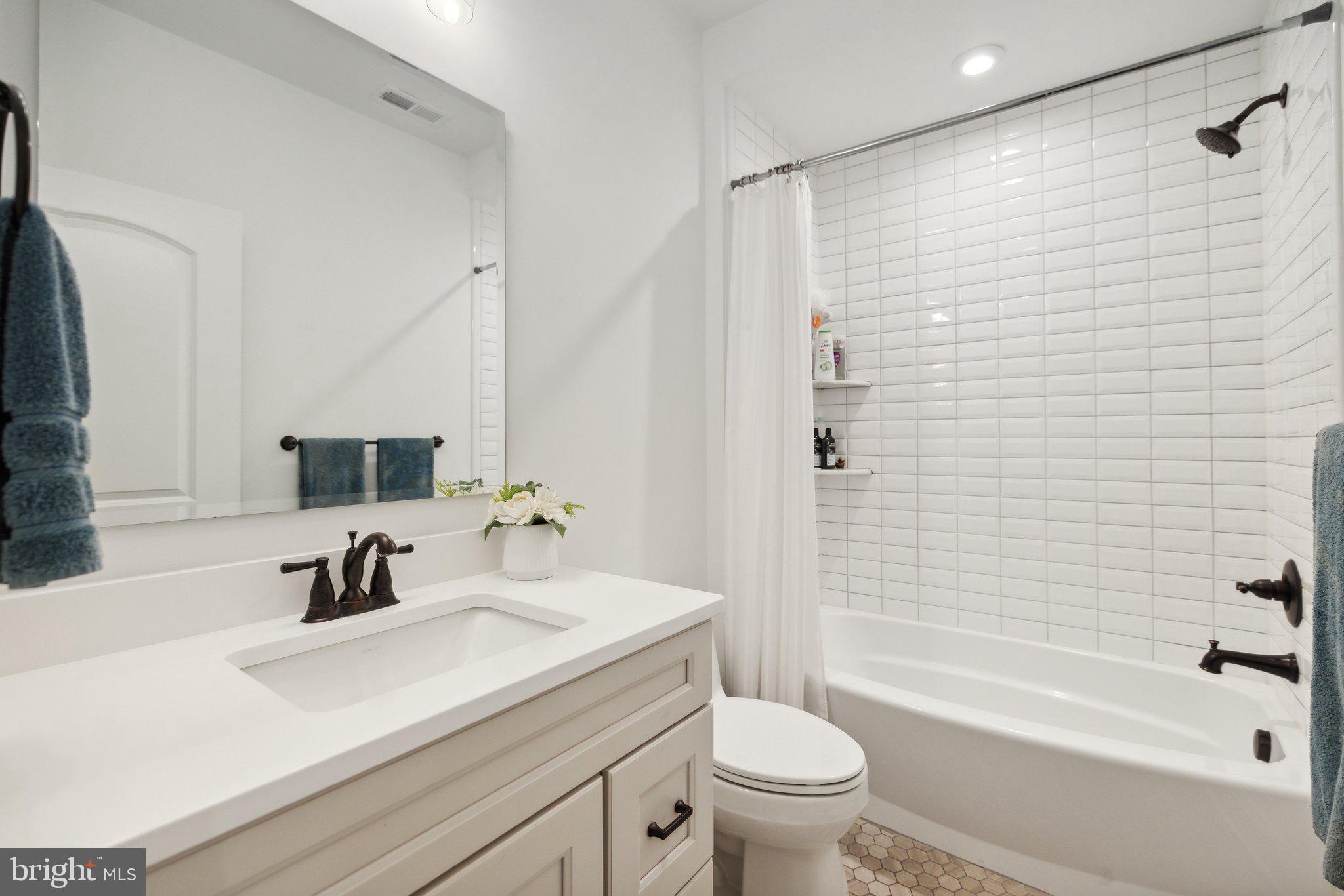 PIMMIT HILLS - Residential