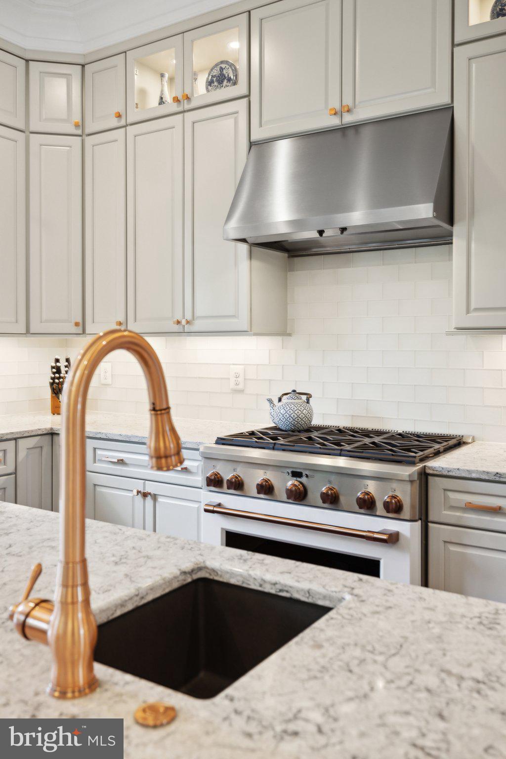 PIMMIT HILLS - Residential