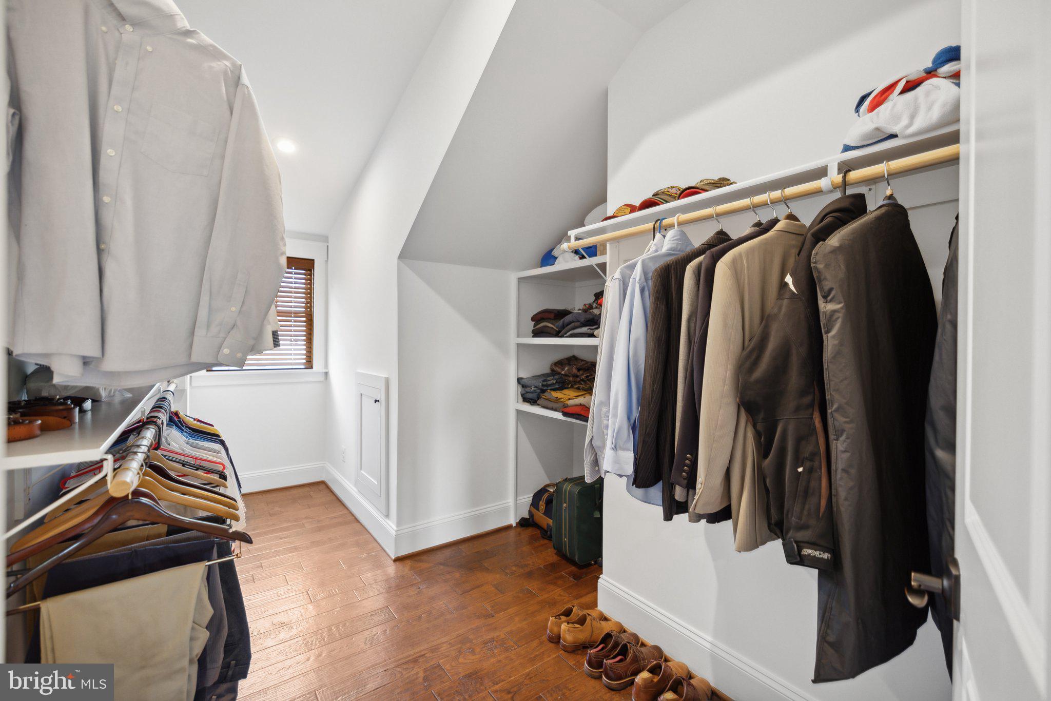 PIMMIT HILLS - Residential