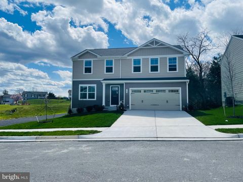 Photo of 163 Emmet Street, MIDDLETOWN, VA 22645 (MLS # VAFV2037012)