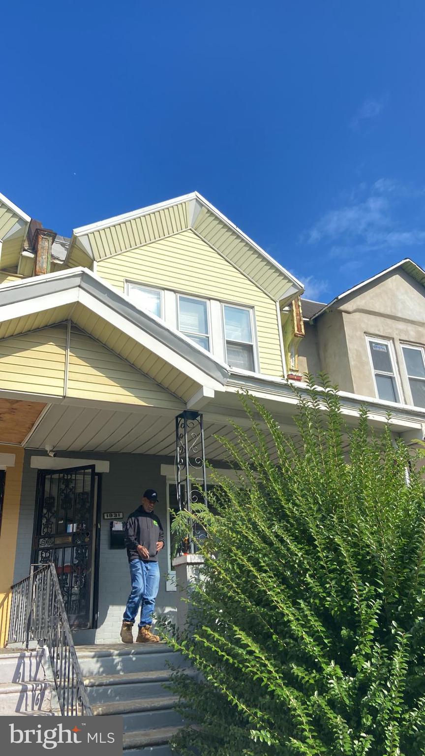 Property is currently tenant occupied and will be sold with tenant in place. Accommodations can be met based on purchase price.