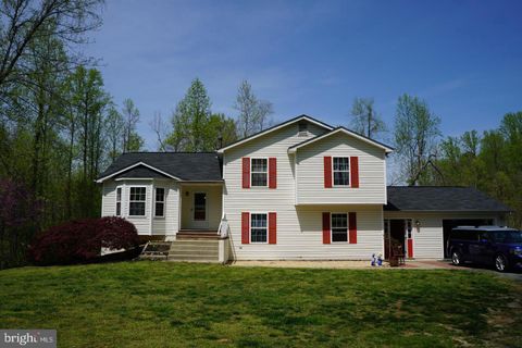 Photo of 420 Park Terrace #3, PRINCE FREDERICK, MD 20678 (MLS # MDCA2027174)