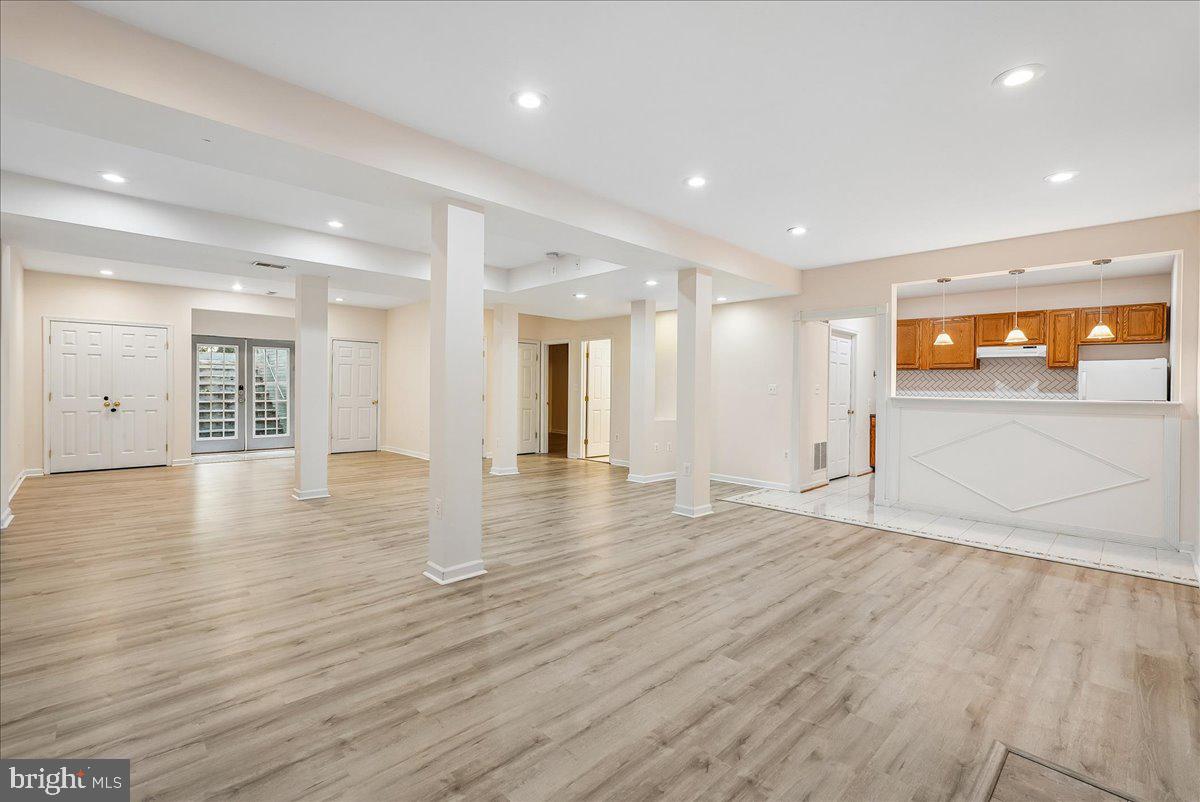 905 ROYAL ELM COURT