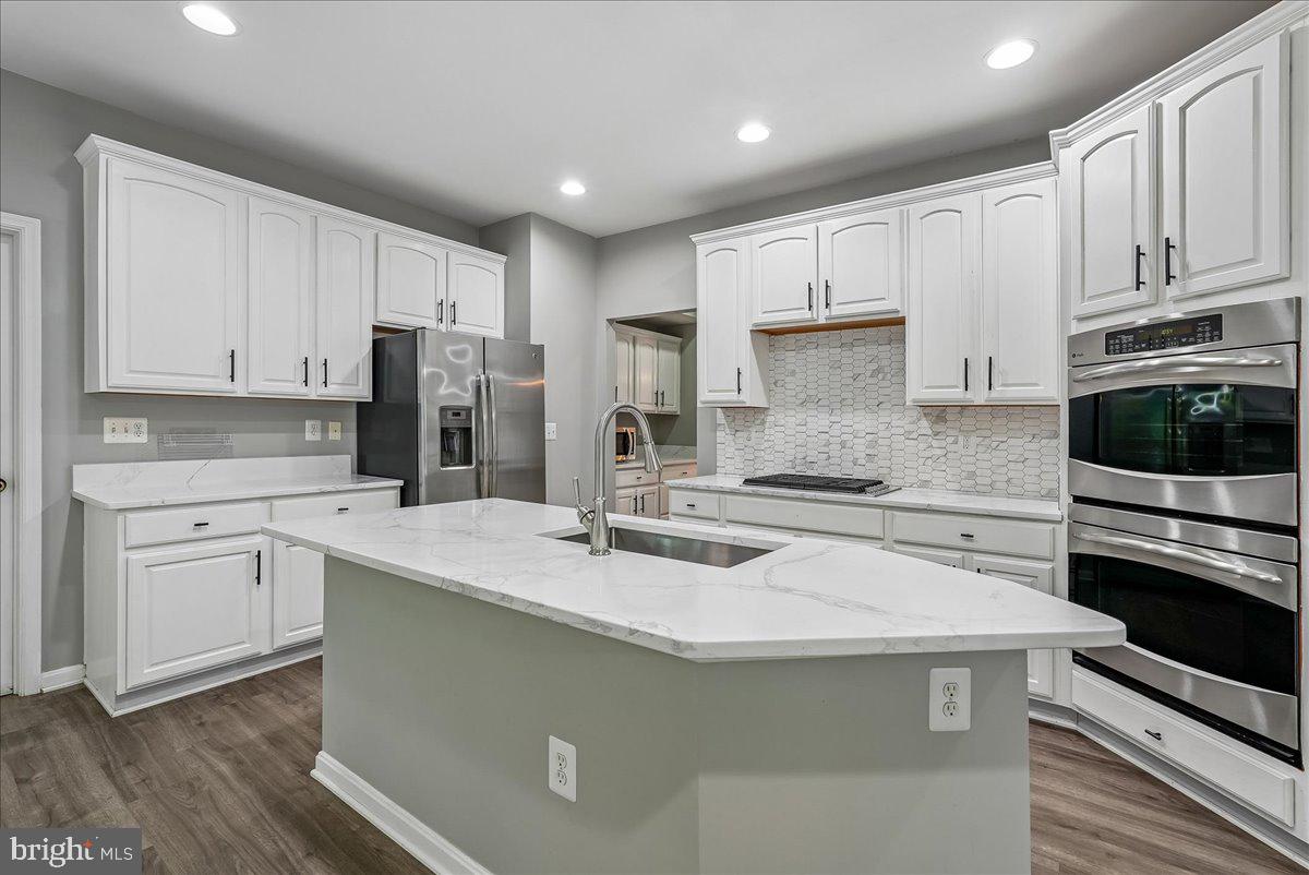 905 ROYAL ELM COURT