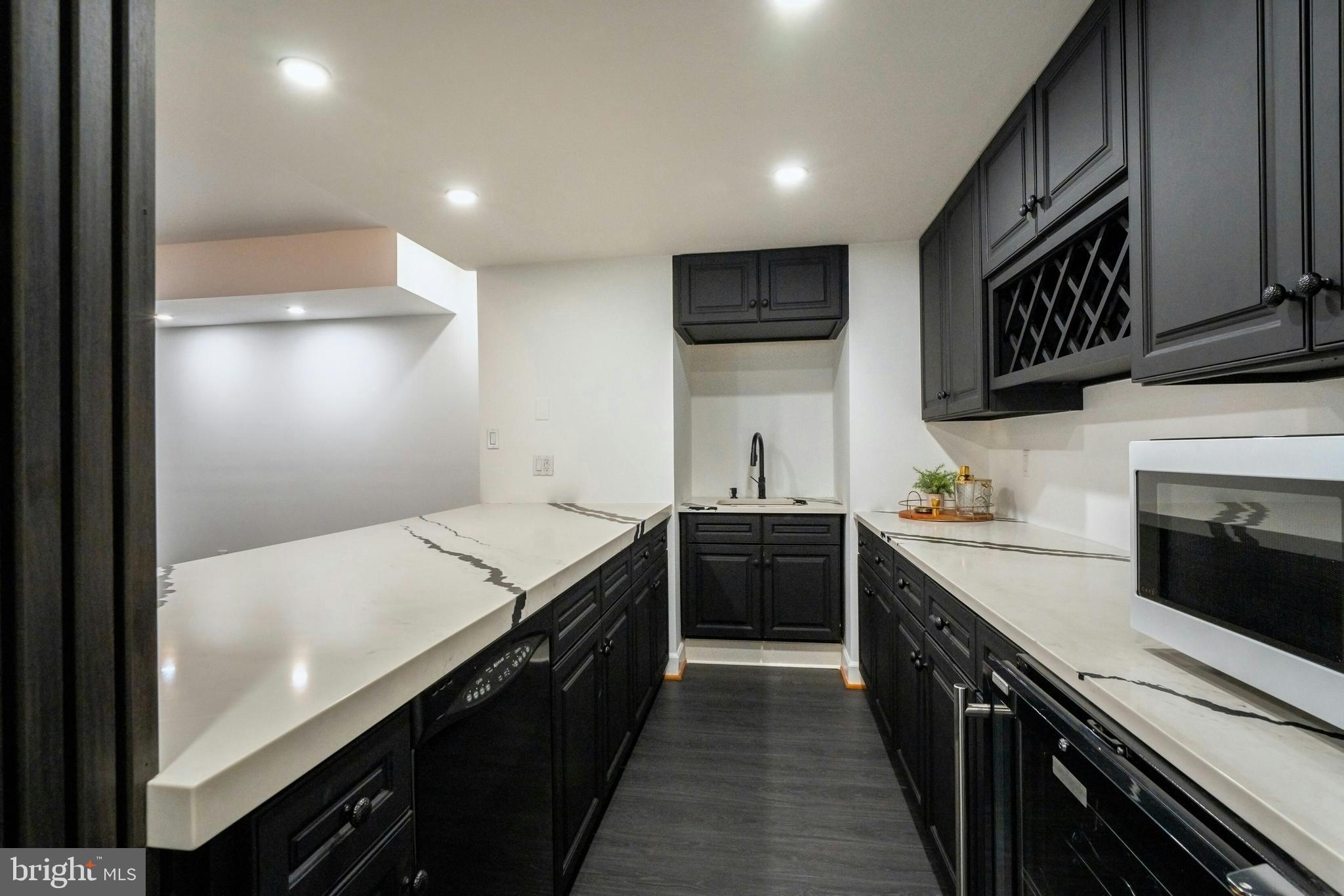 RED CEDAR WEST - Residential