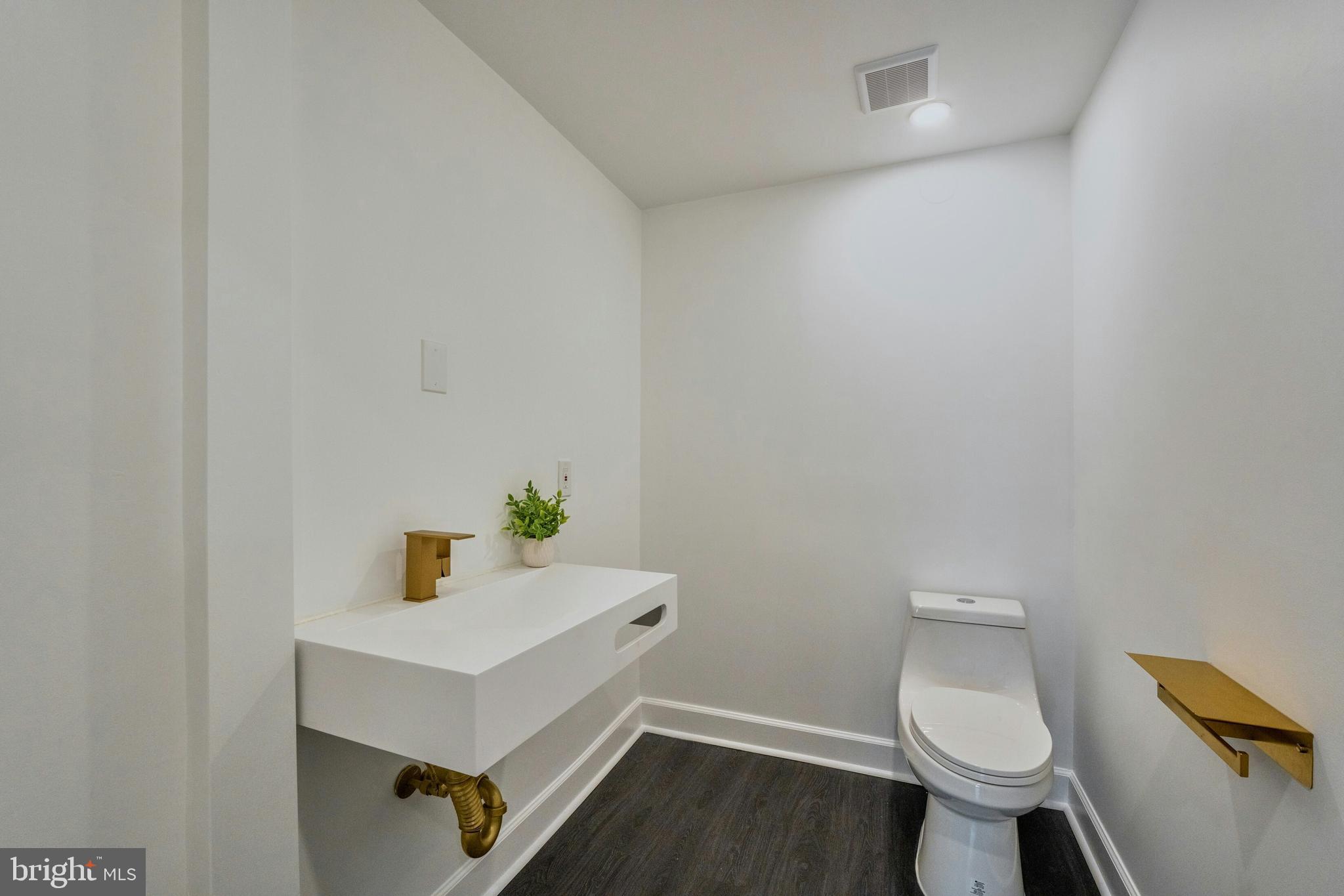 RED CEDAR WEST - Residential