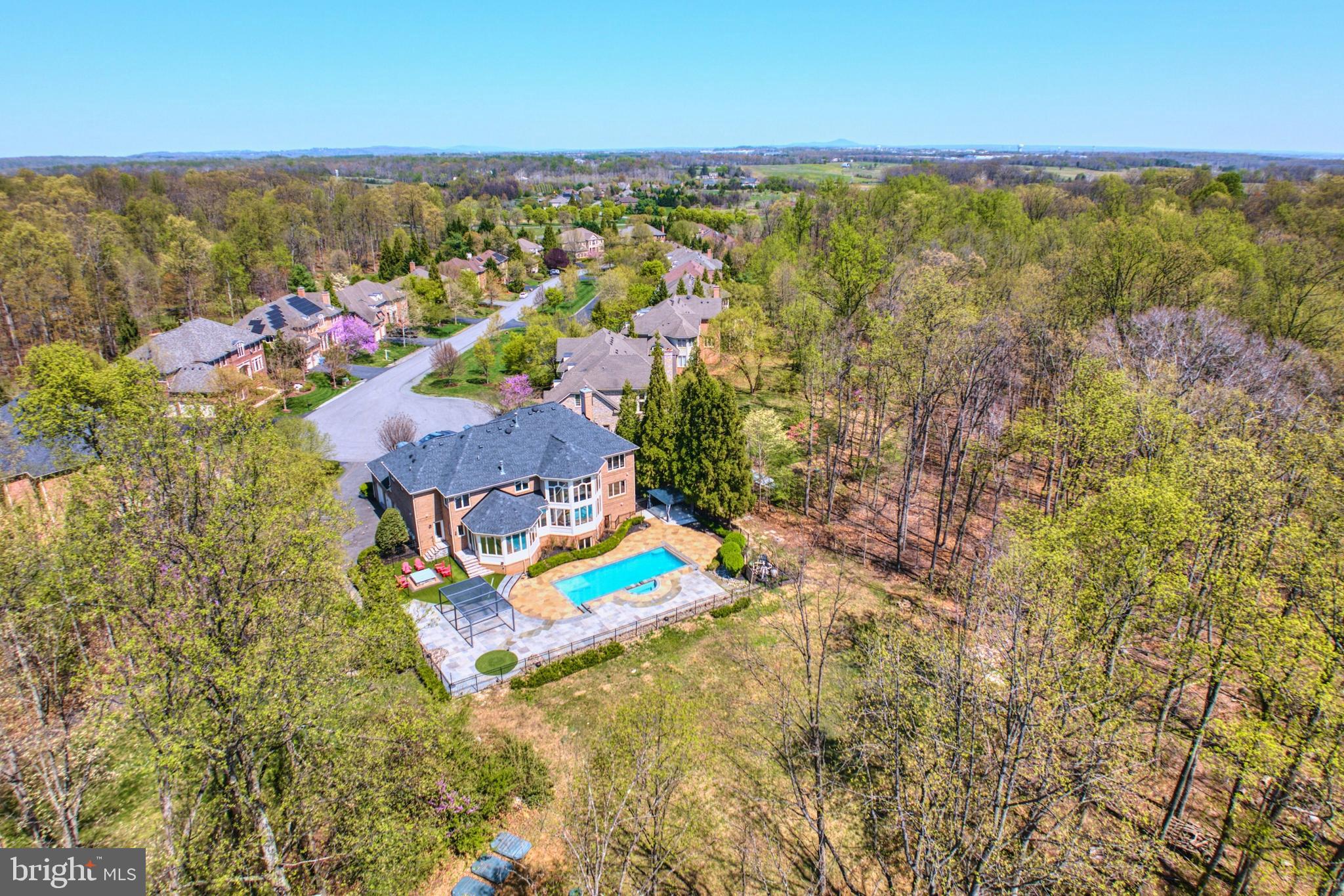 RED CEDAR WEST - Residential