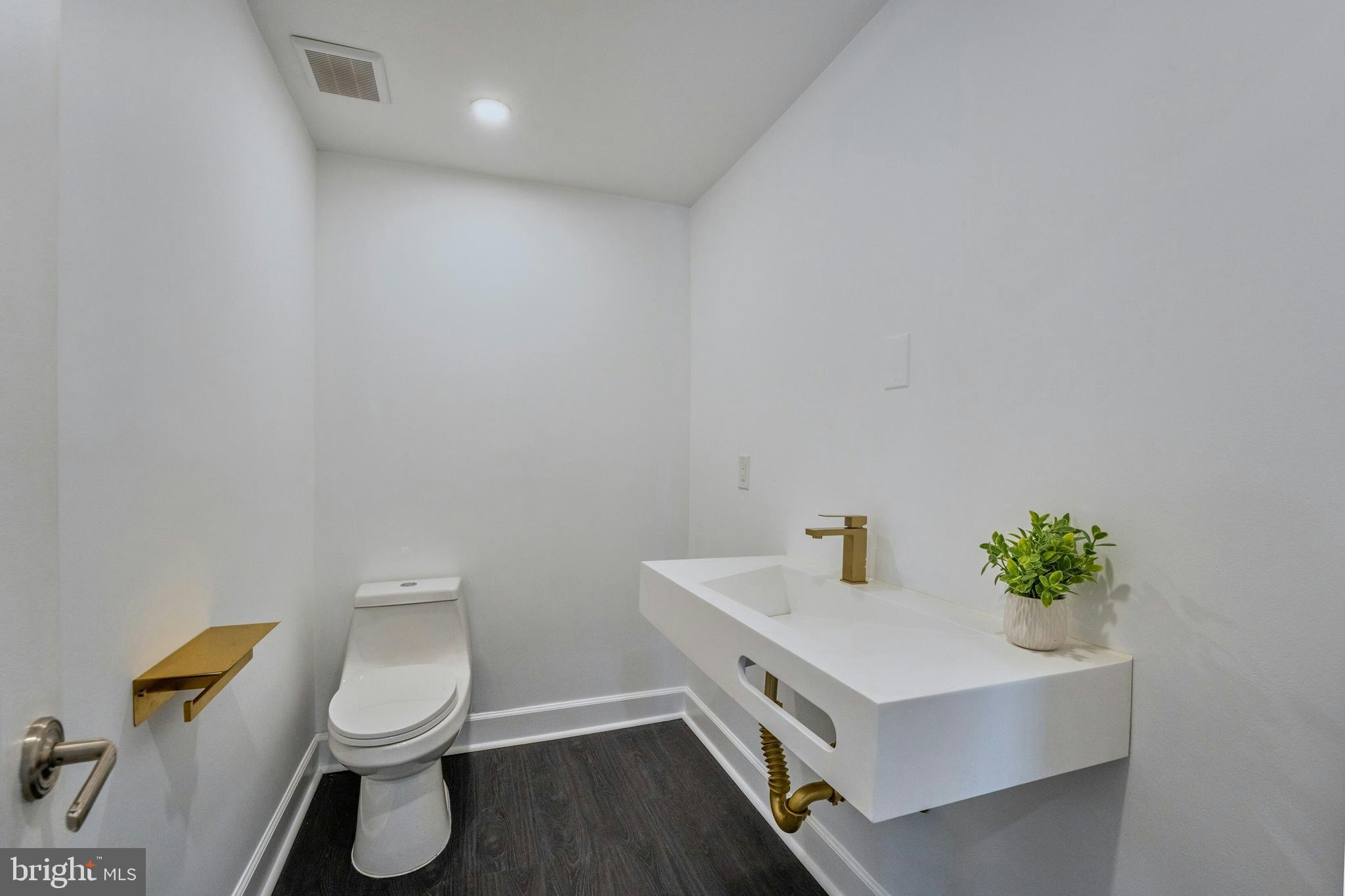 RED CEDAR WEST - Residential