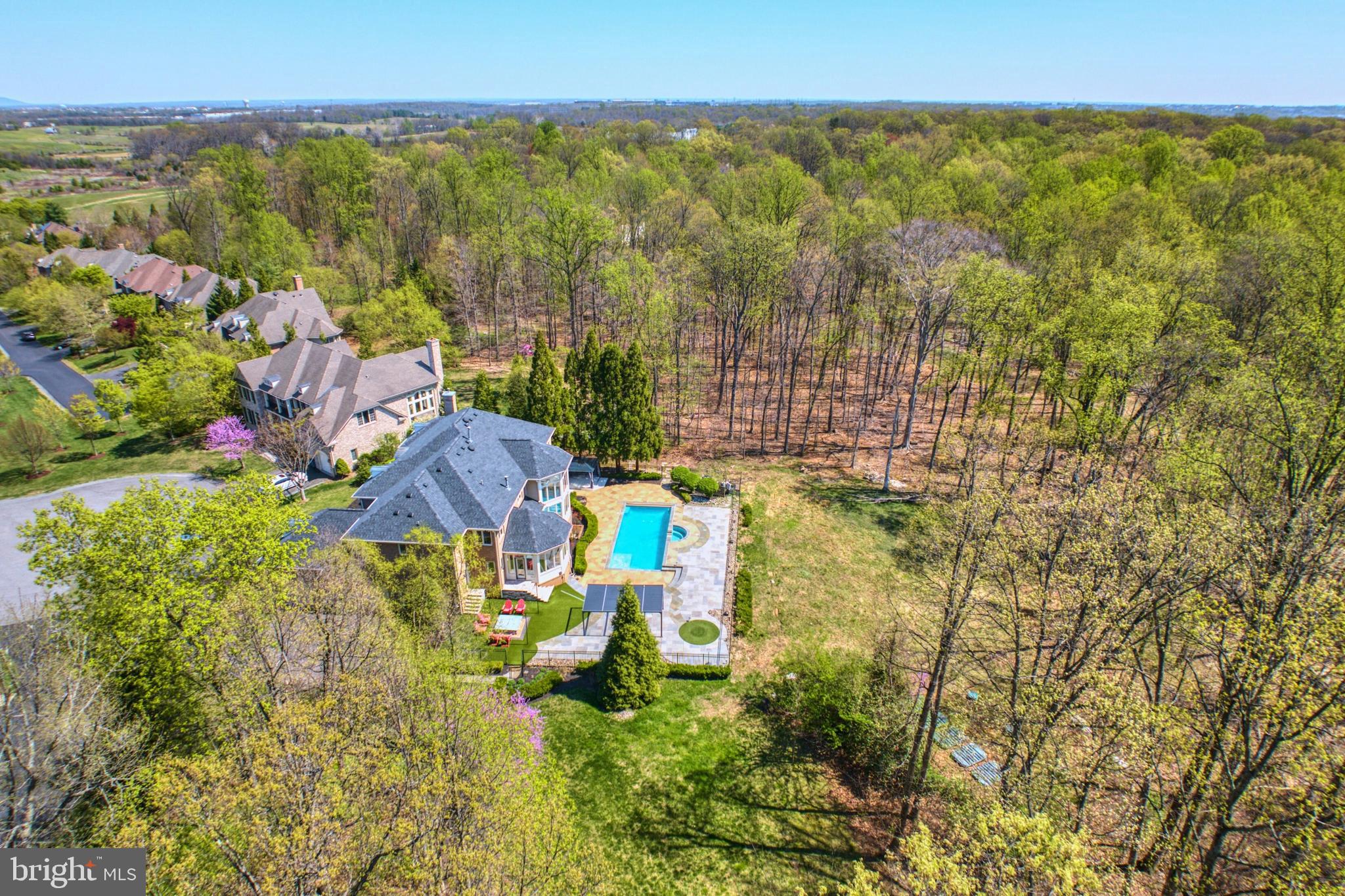 RED CEDAR WEST - Residential