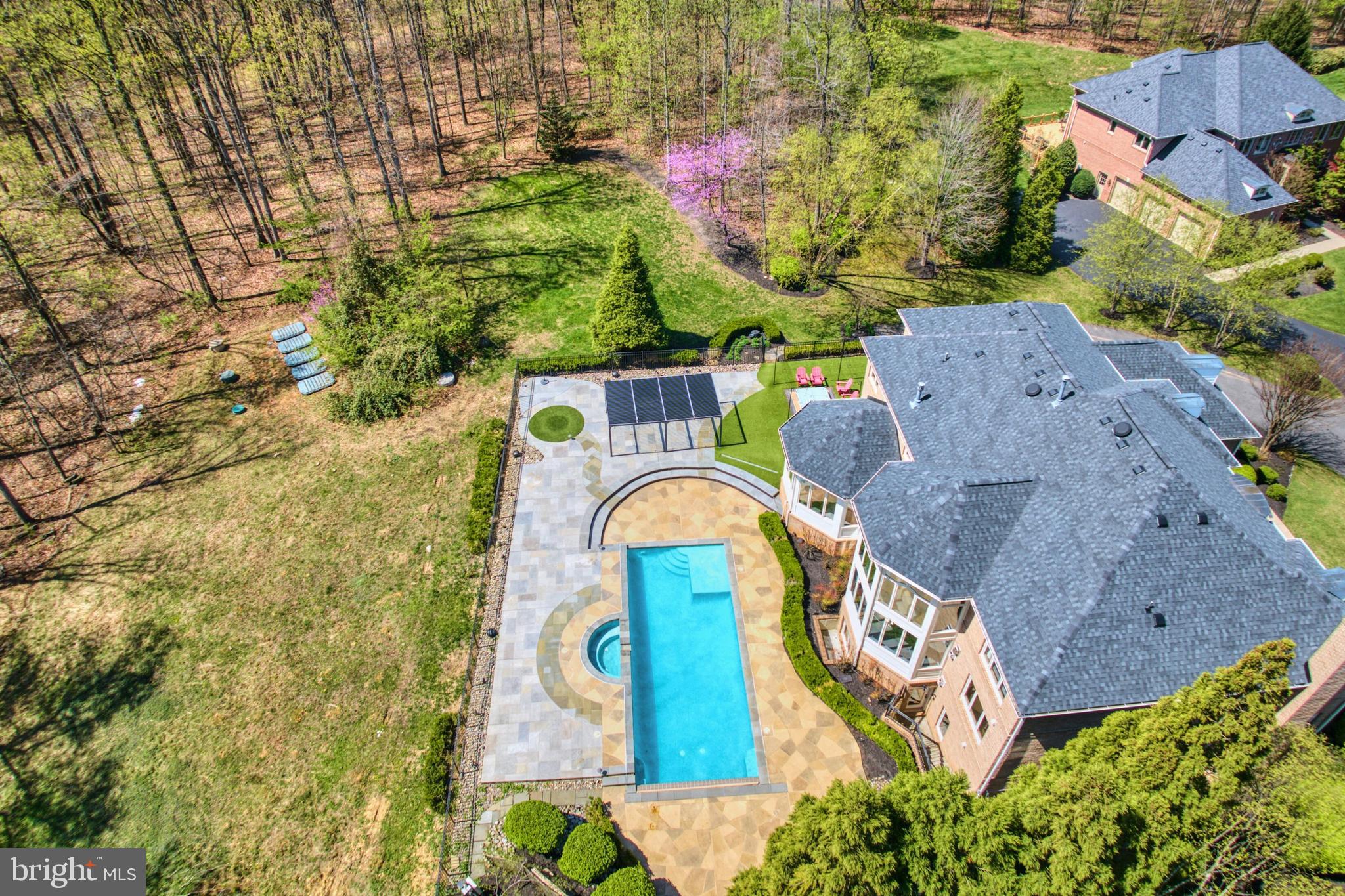 RED CEDAR WEST - Residential