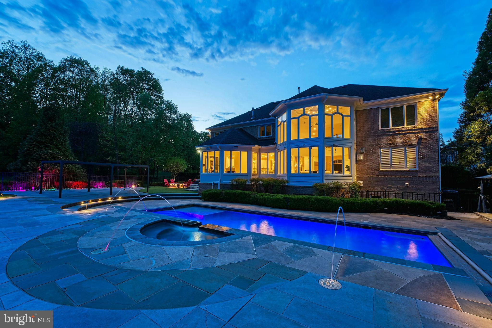 RED CEDAR WEST - Residential