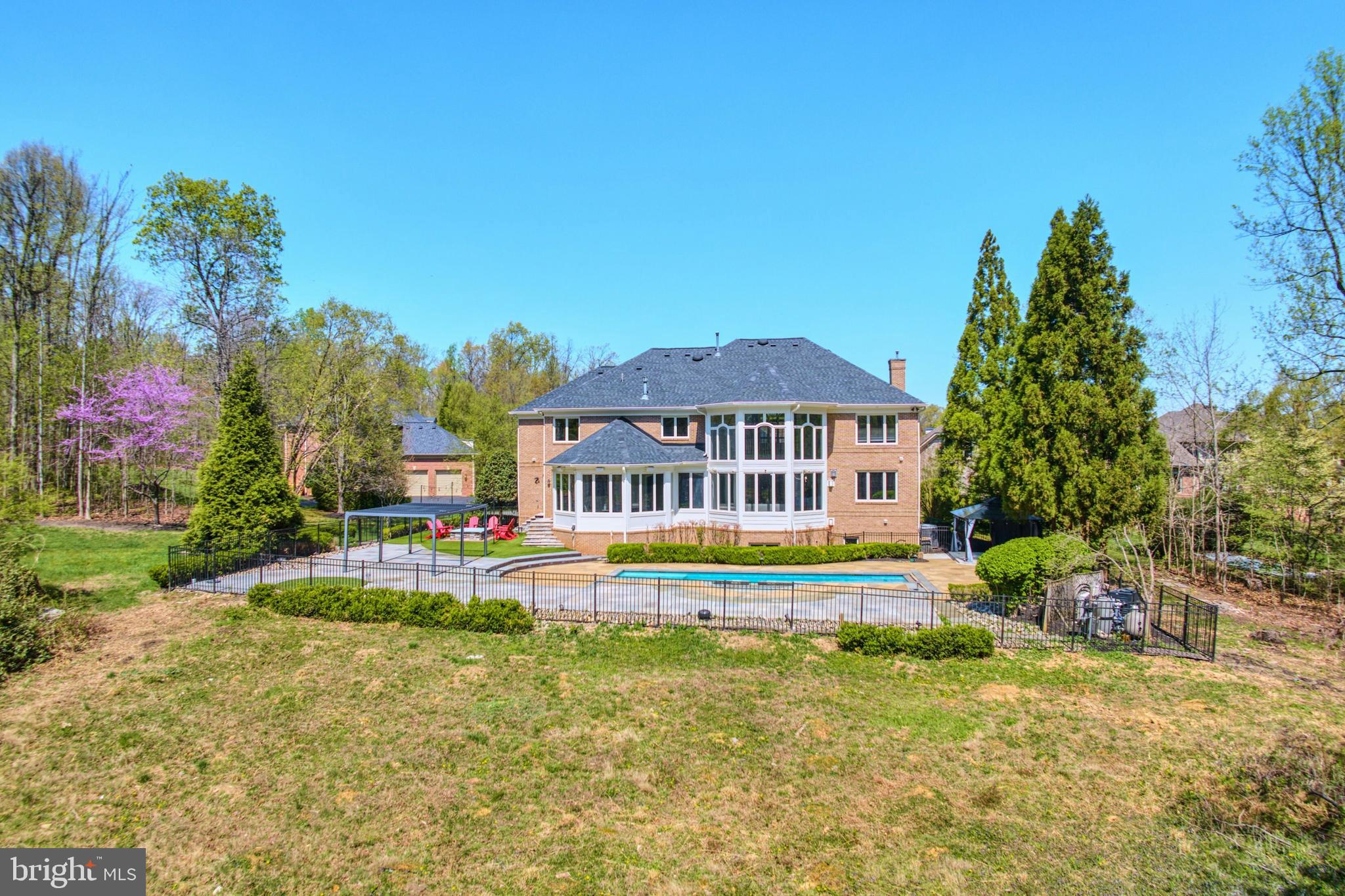 RED CEDAR WEST - Residential