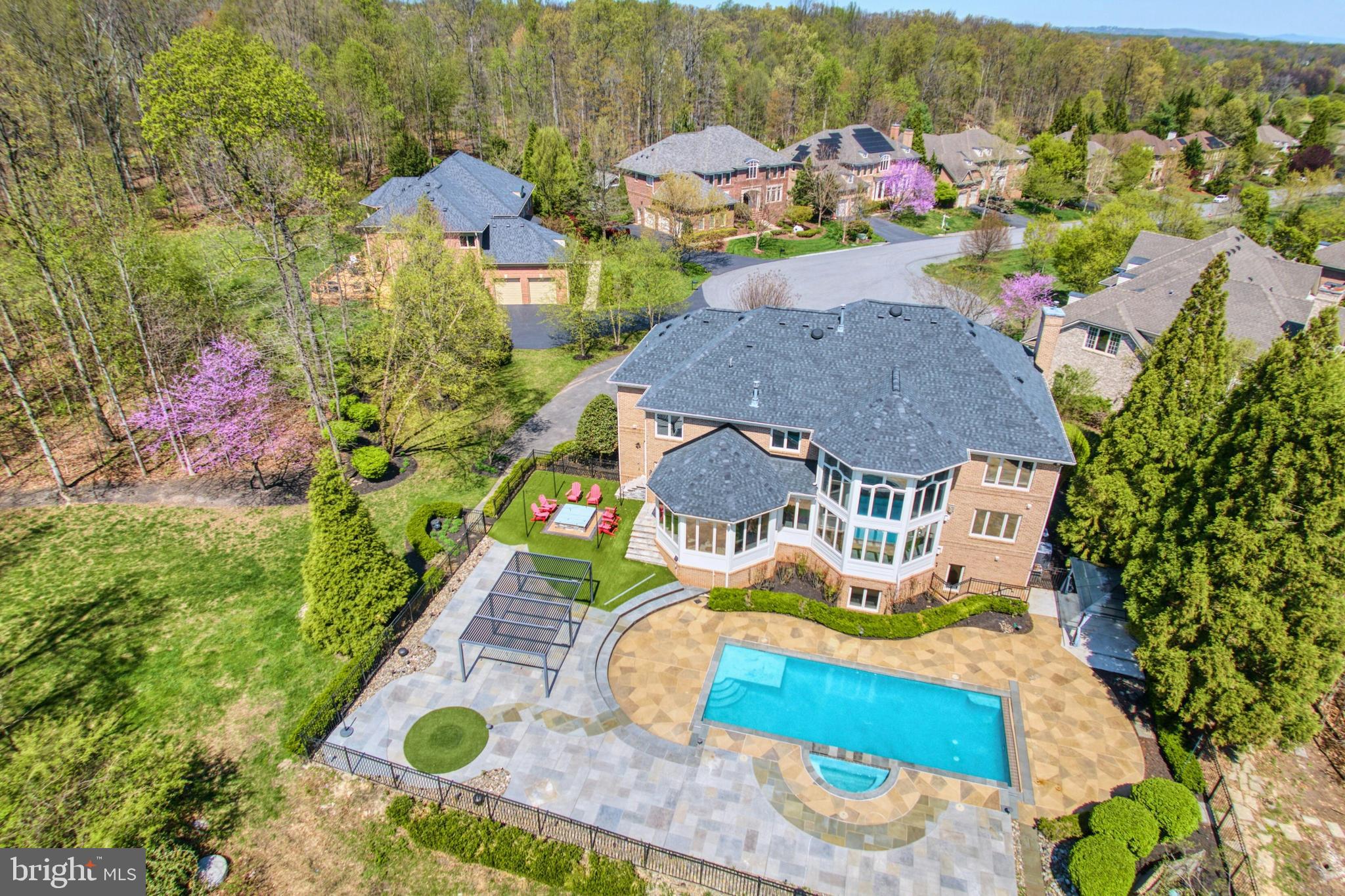 RED CEDAR WEST - Residential