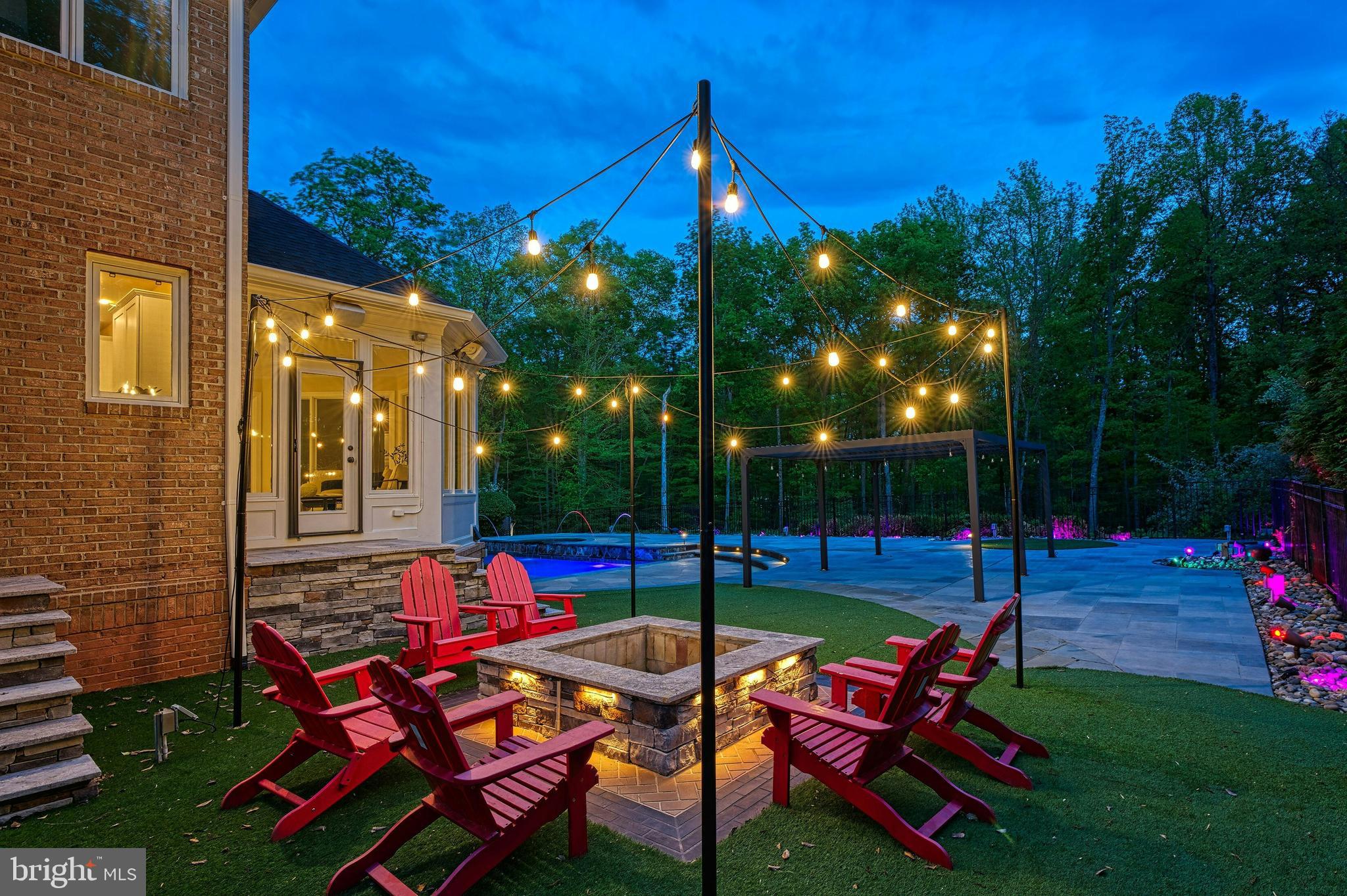 RED CEDAR WEST - Residential