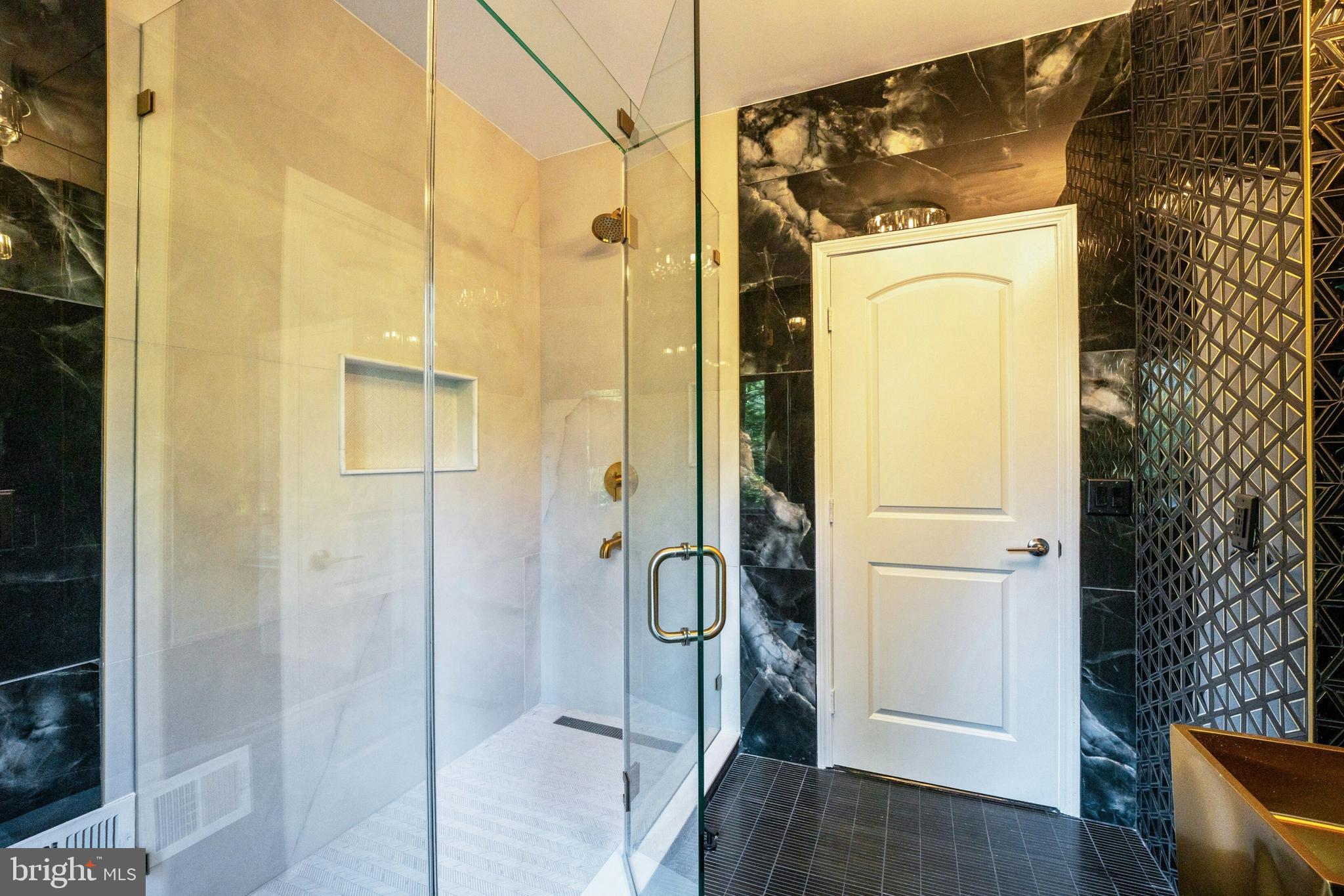 RED CEDAR WEST - Residential