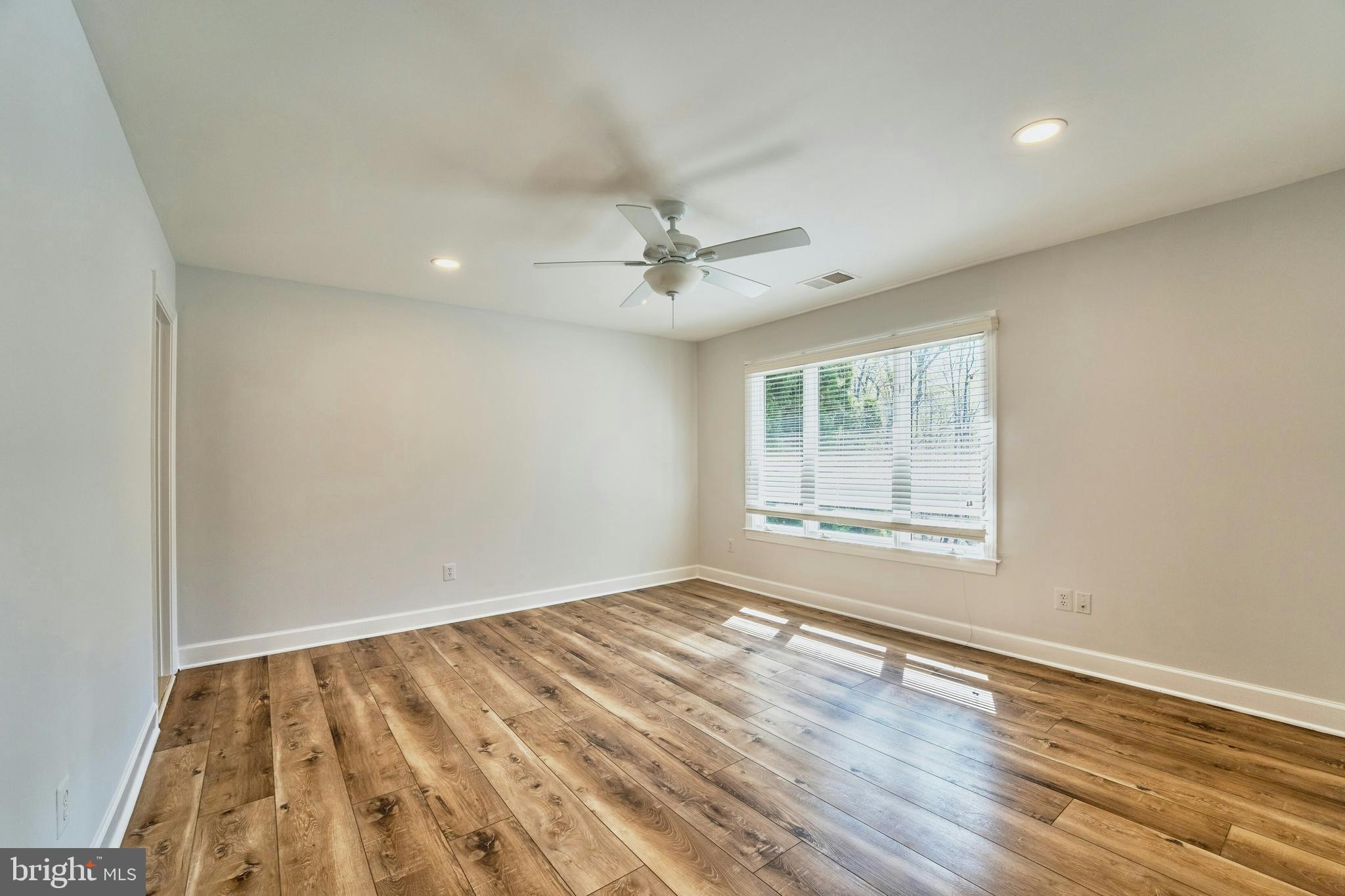 RED CEDAR WEST - Residential