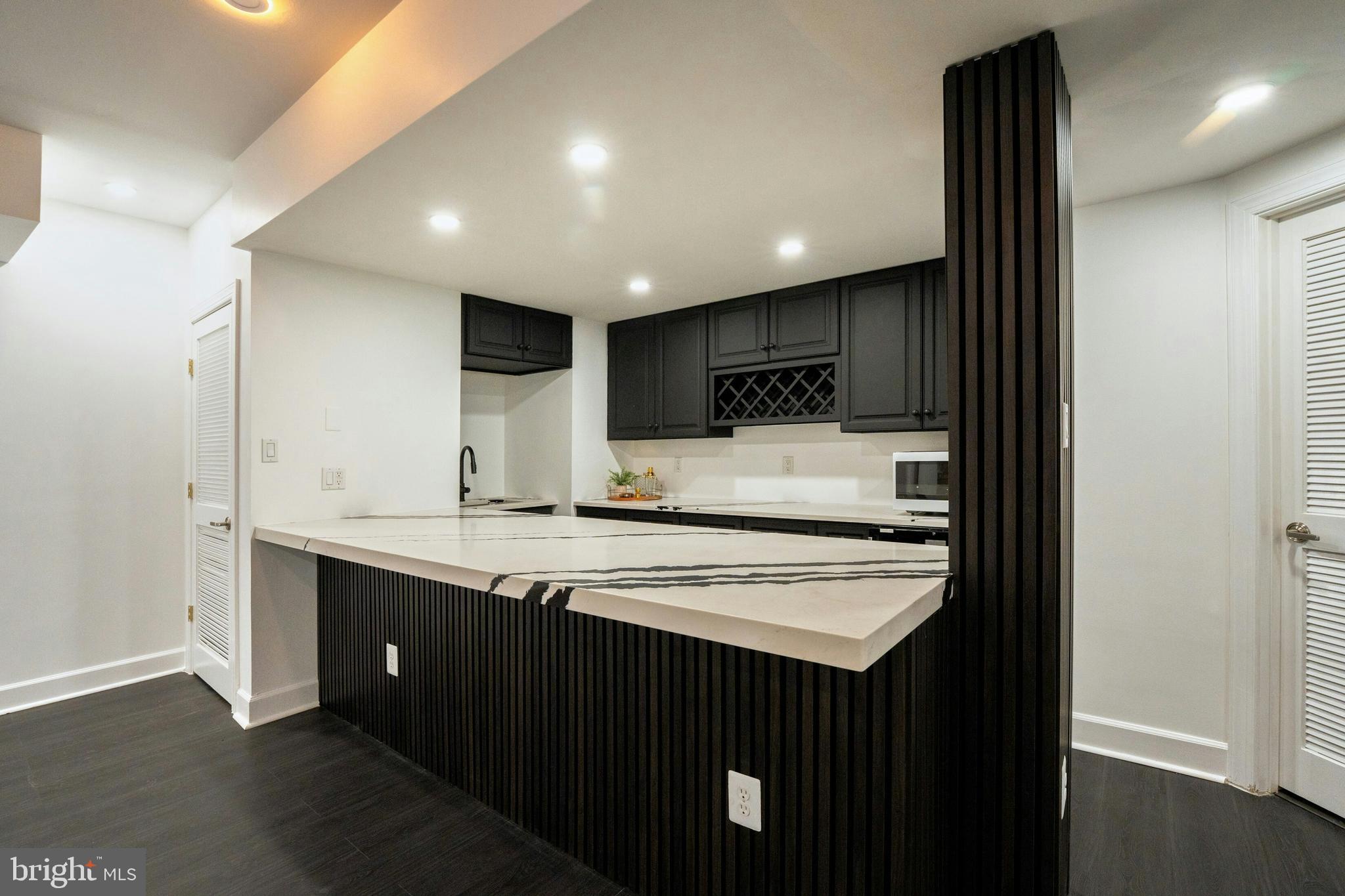 RED CEDAR WEST - Residential